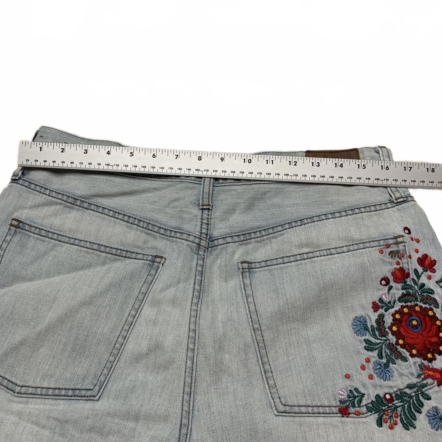 Madewell Embroidered Denim Cutoff Shorts Vintage Style Sz 30
