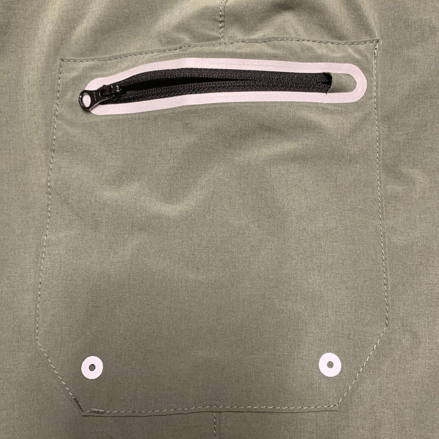 Tommy Bahama Island Zone Army Green Men's Shorts Size 34 Golf Shorts