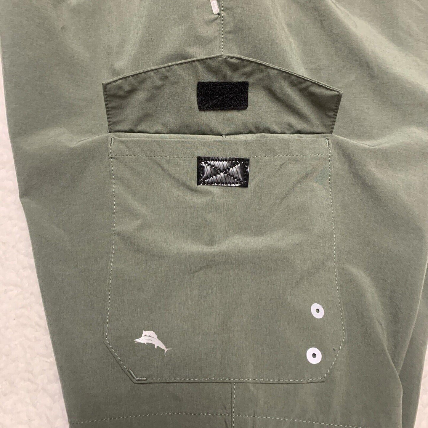 Tommy Bahama Island Zone Army Green Men's Shorts Size 34 Golf Shorts