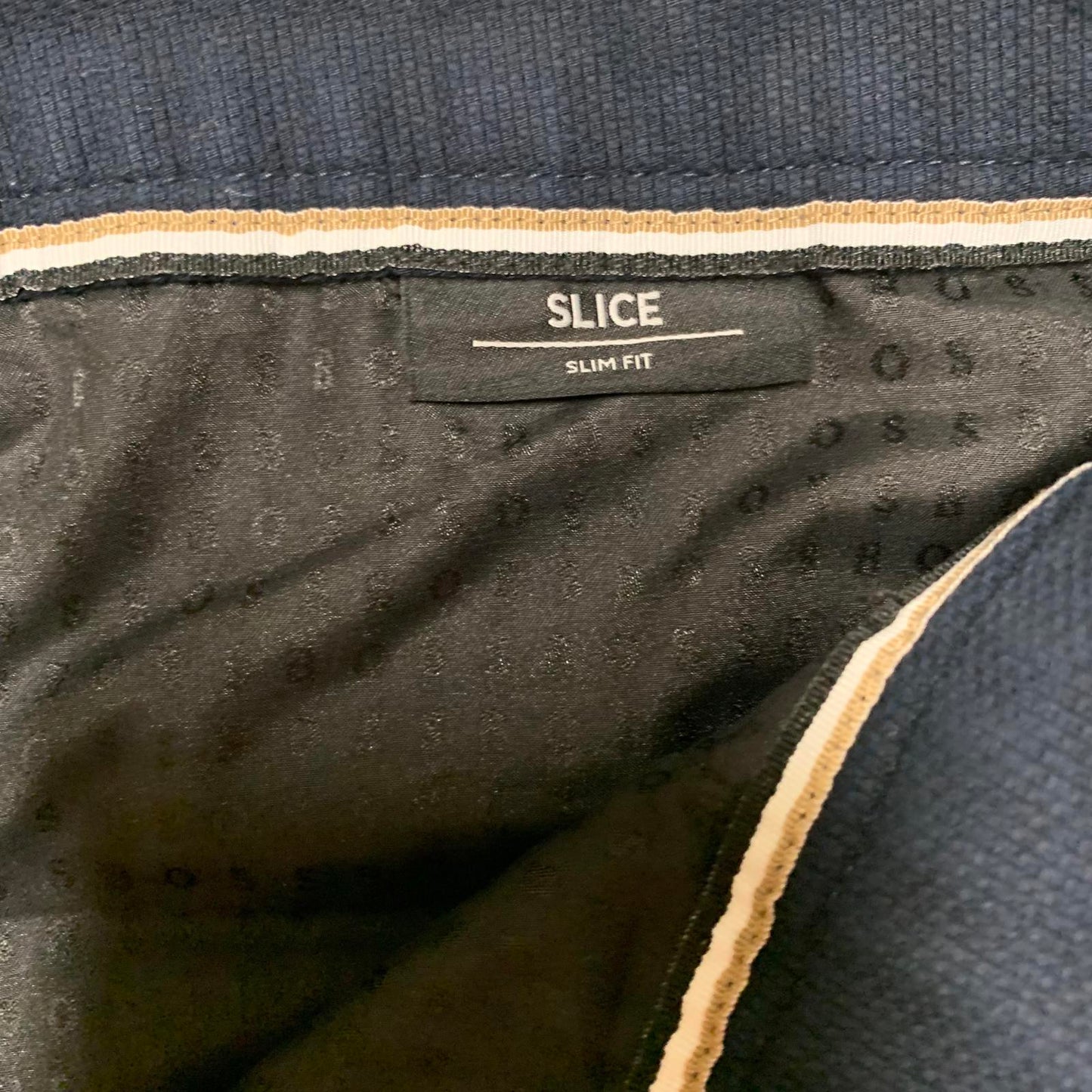 Hugo Boss Men's Size 34R Navy Blue Casual Shorts W34