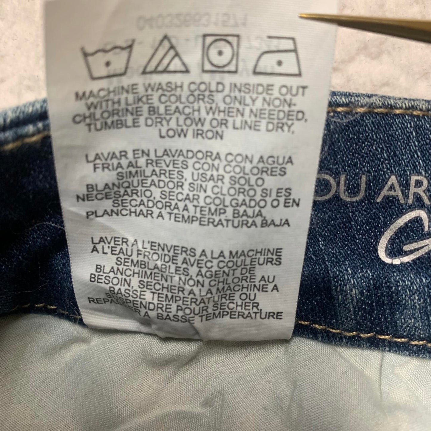 Lee Women's Size 8 Medium Blue Denim Capri Jeans Floral Embroidery 30 x 16
