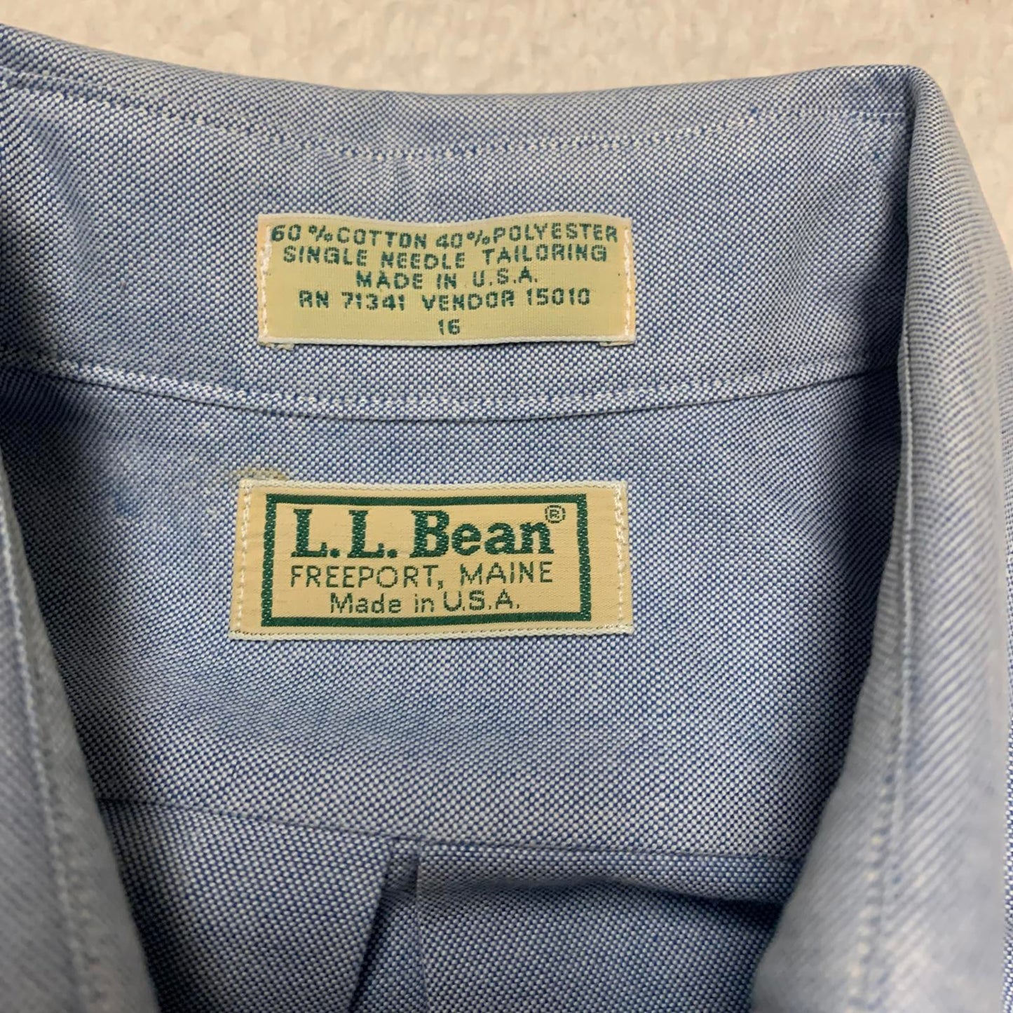 L.L. Bean Men's Size 16/Large Light Blue Short Sleeve Button-Up Shirt