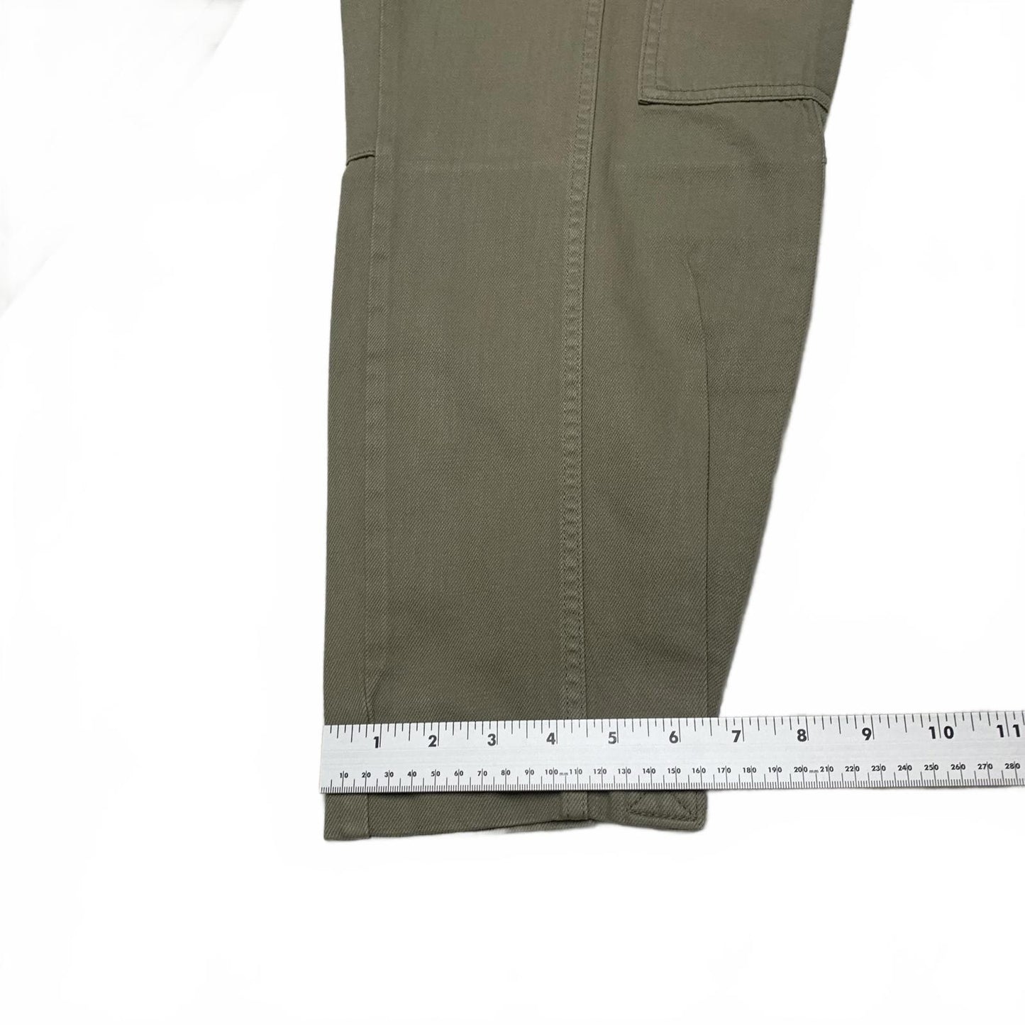 Banana Republic Women's Cargo Pants Size 10 Olive Green 33.5x 25L