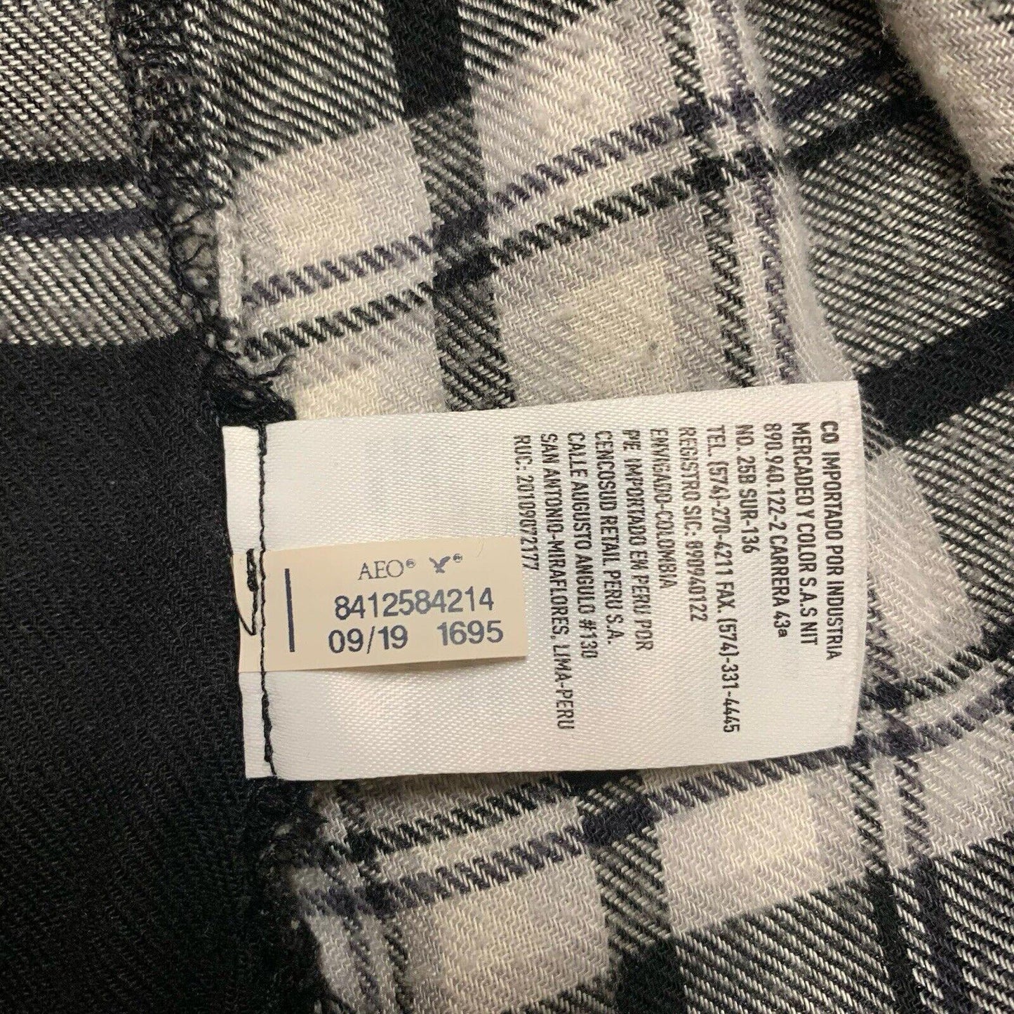 American Eagle Plaid Flannel Tunic Size Small Black White Pin Tuck Jegging Fit M