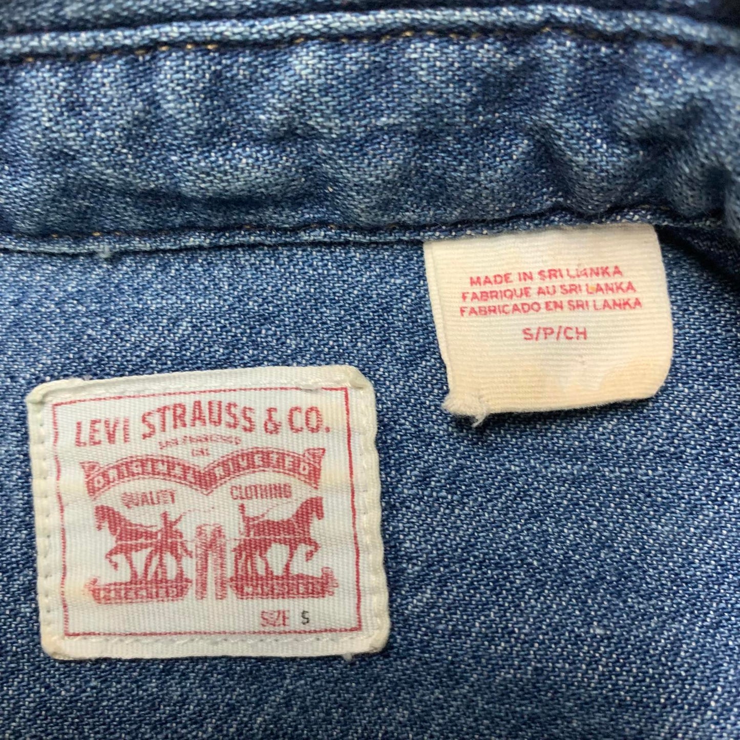 Levi's Denim Shirt Womens Sz Small Blue Classic Western Style Cotton