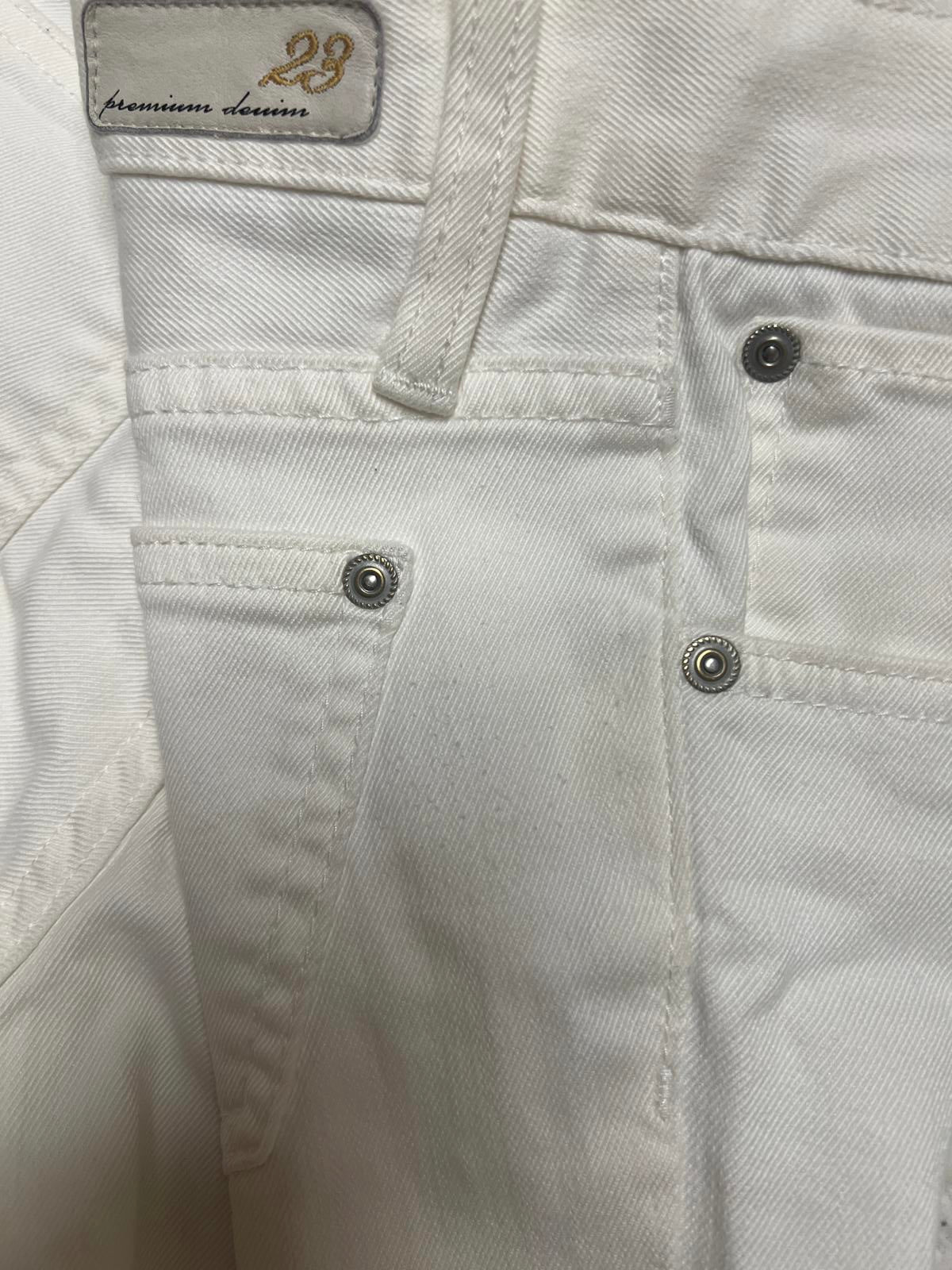 23KU Premium Denim by Onward Kashiyama Women's White Japanese Jeans 27x24.5