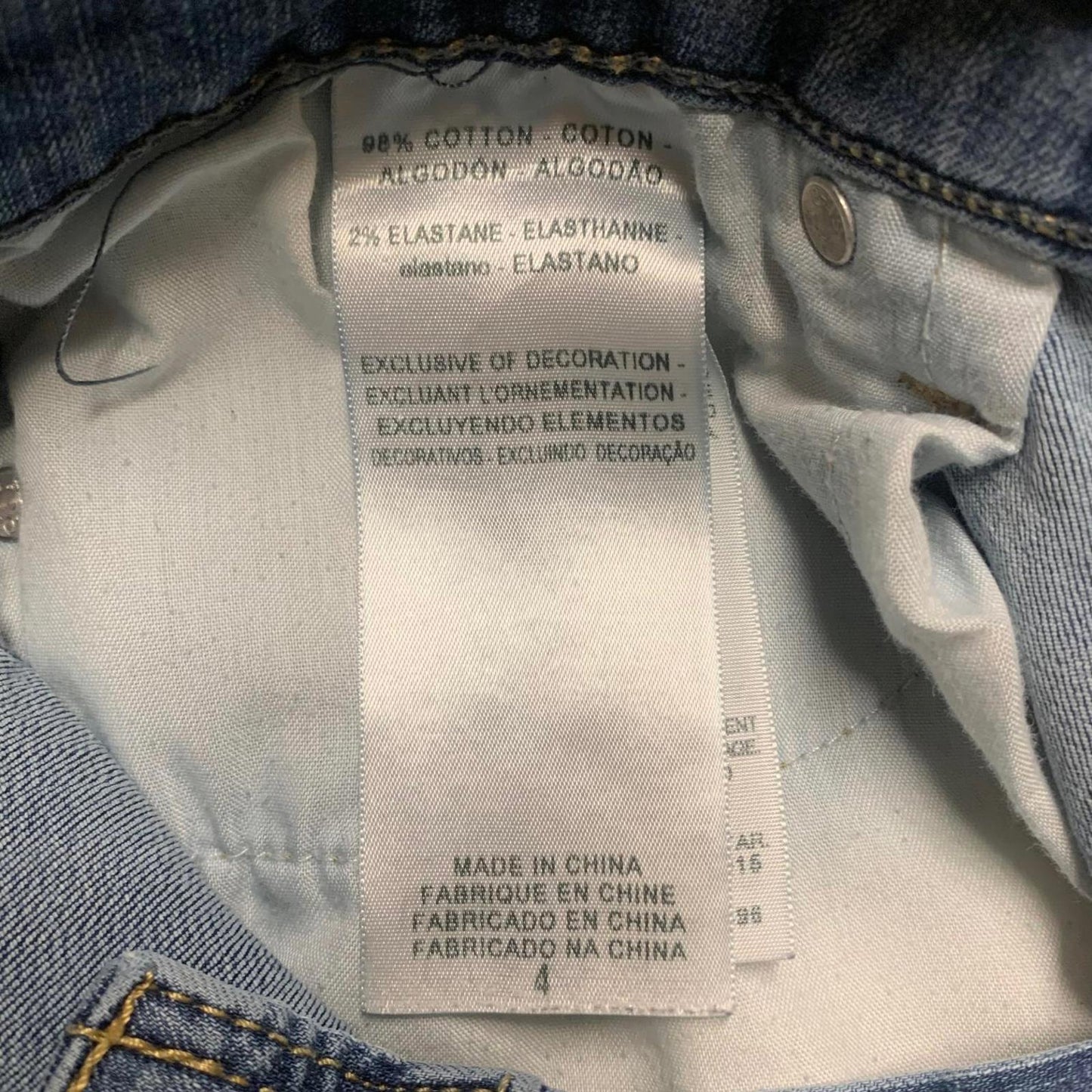 Denizen from Levi's Women's Sz 4 Blue Denim Modern Shorts Stretch W28