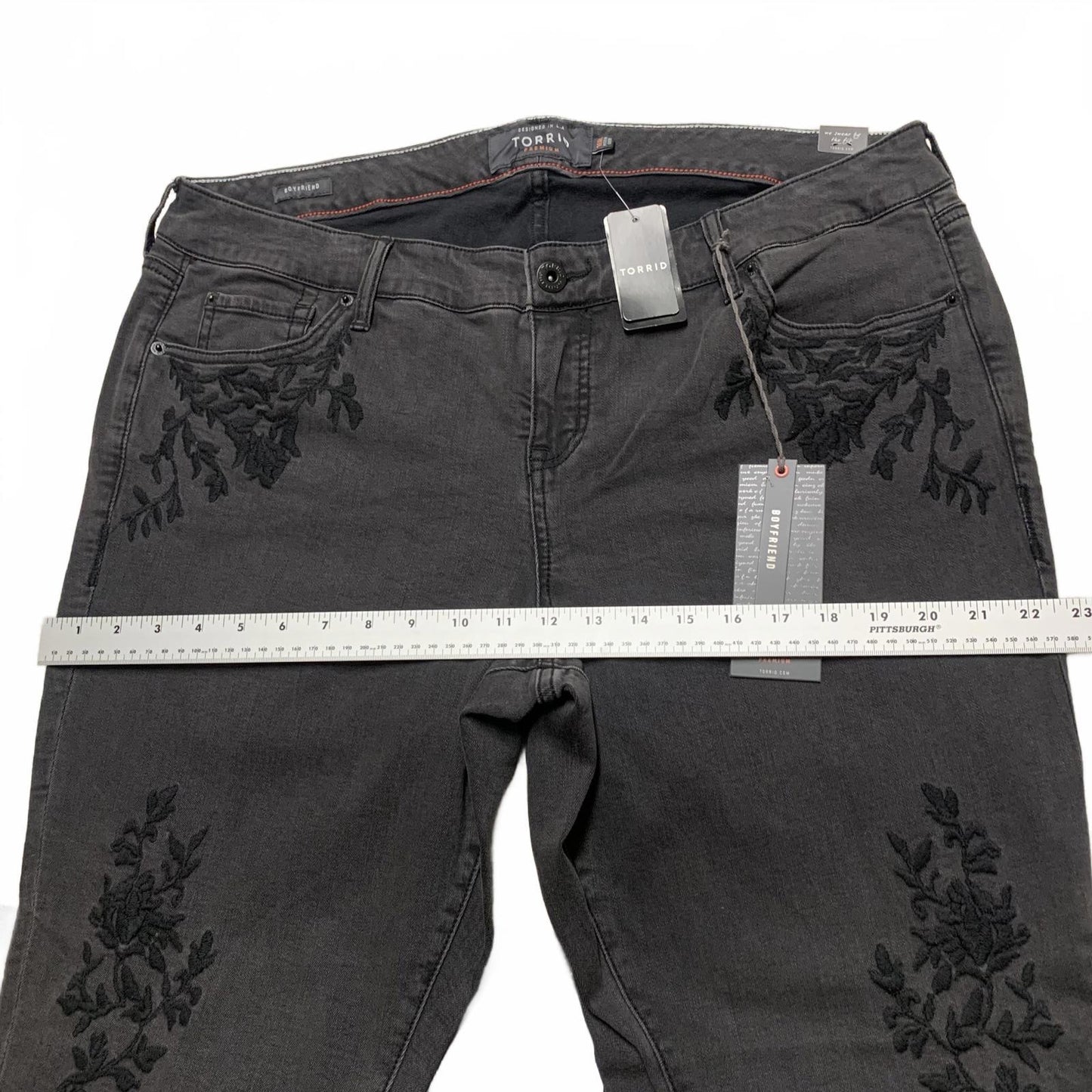 Torrid Premium Women's Sz 16R Black Floral Embroidered Boyfriend Jeans