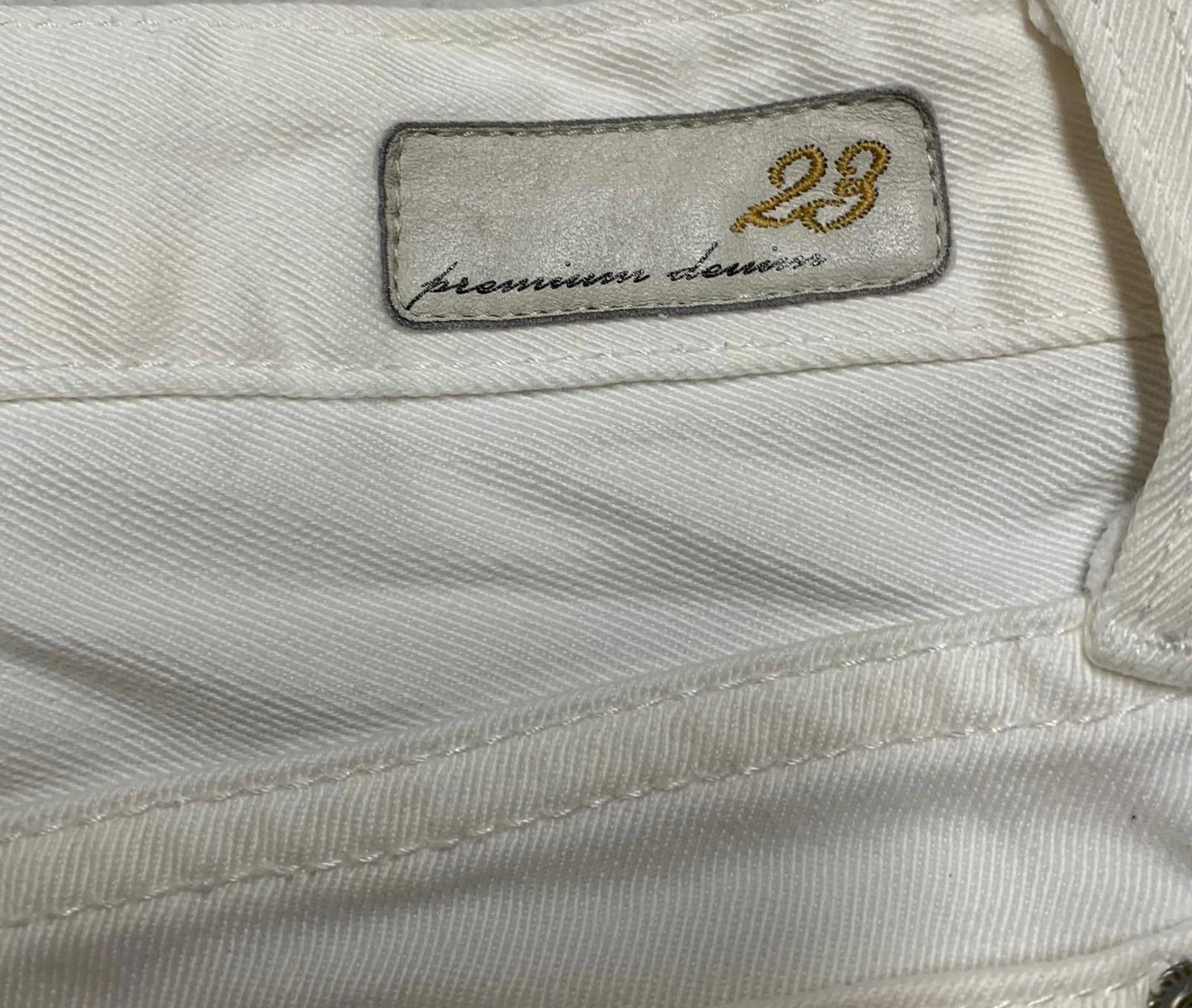 23KU Premium Denim by Onward Kashiyama Women's White Japanese Jeans 27x24.5