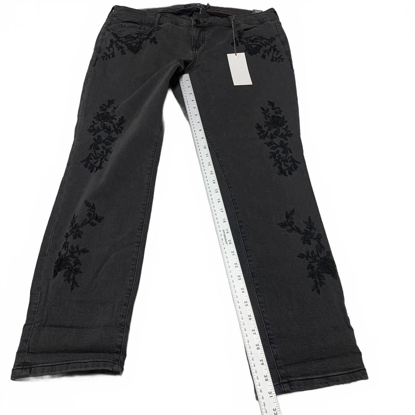 Torrid Premium Women's Sz 16R Black Floral Embroidered Boyfriend Jeans