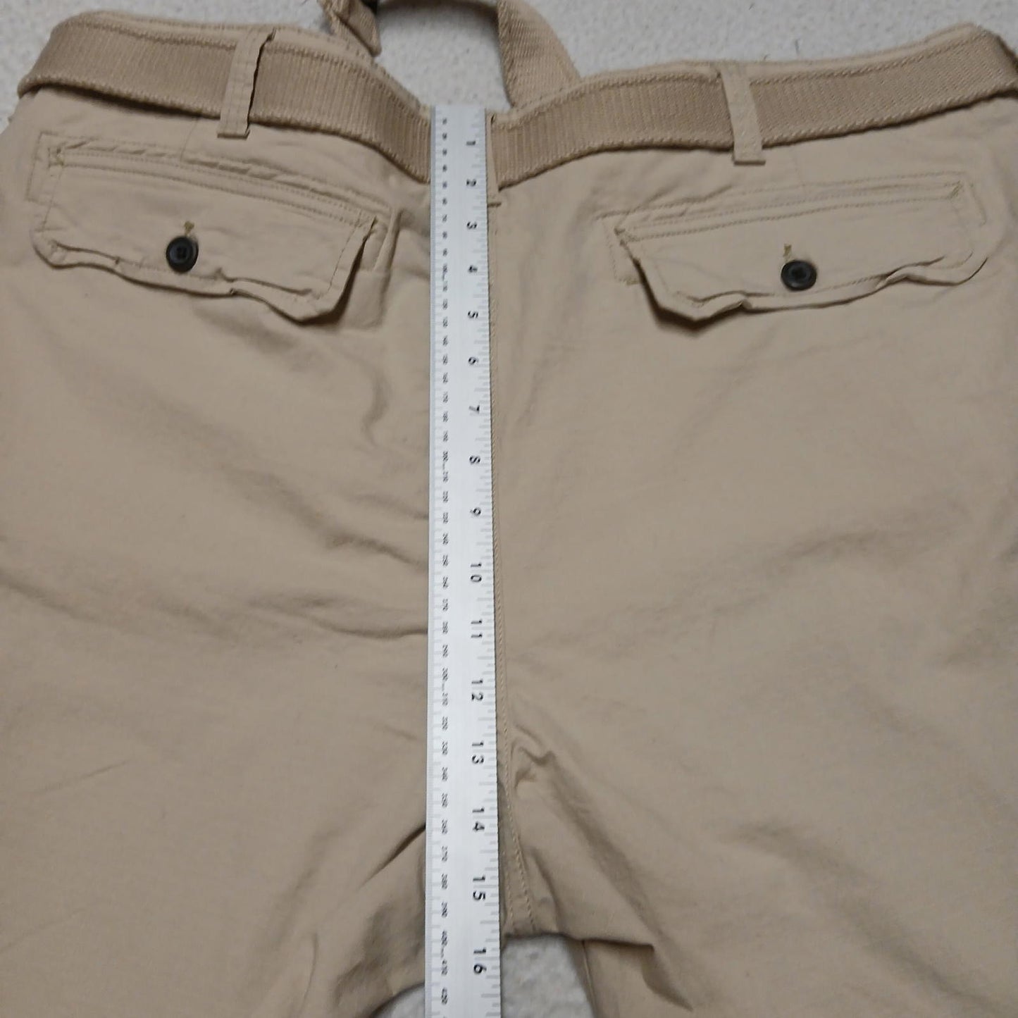 St. John's Bay Men's Sz 44 Beige Cargo Shorts with Belt W46 Classic