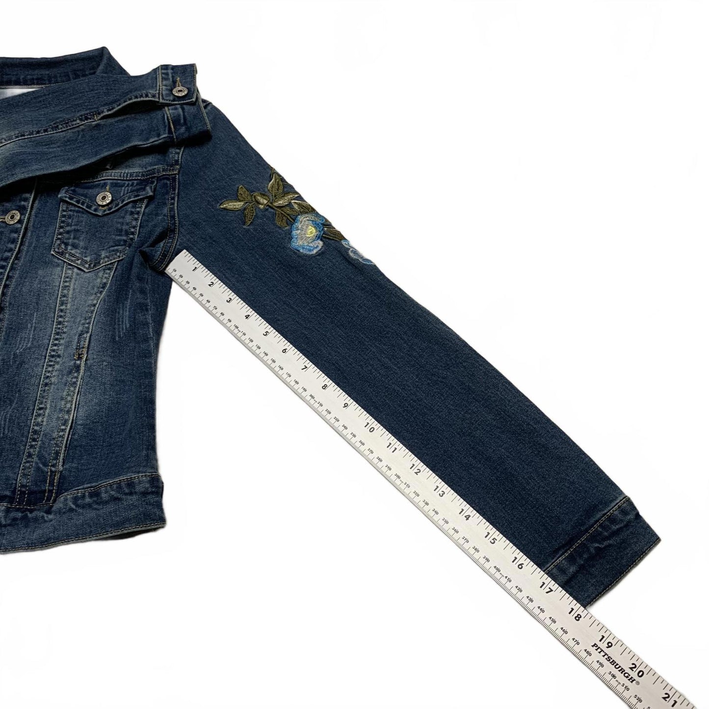 Stylish Denim Jacket with Floral Embroidery Women's Size Medium Dark Denim
