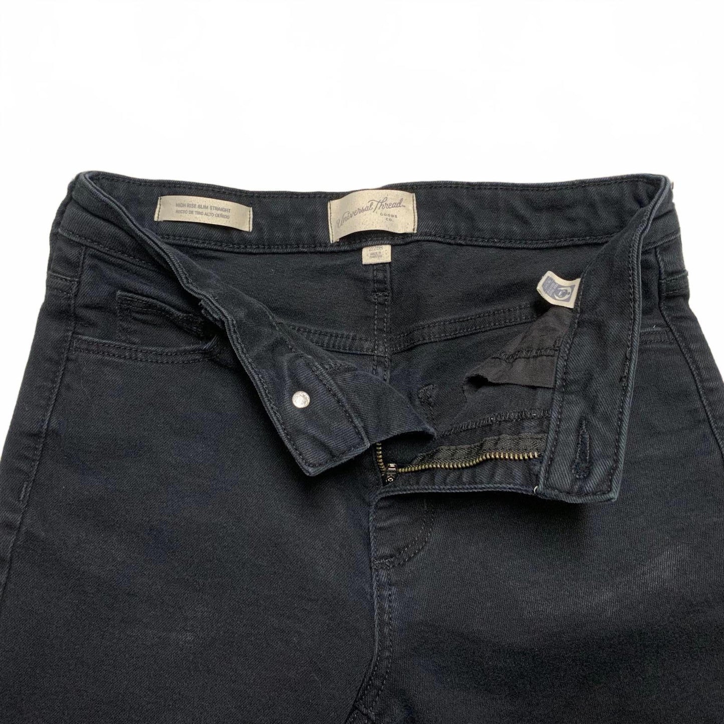 Universal Thread Goods Co Jeans Women's Size 2/26R Black Straight Leg 26 x 26.25