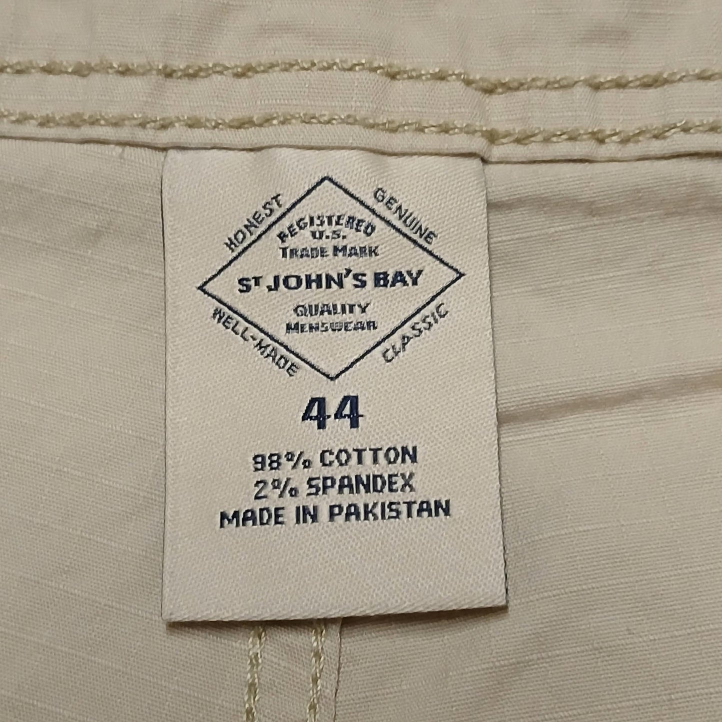 St. John's Bay Men's Sz 44 Beige Cargo Shorts with Belt W46 Classic