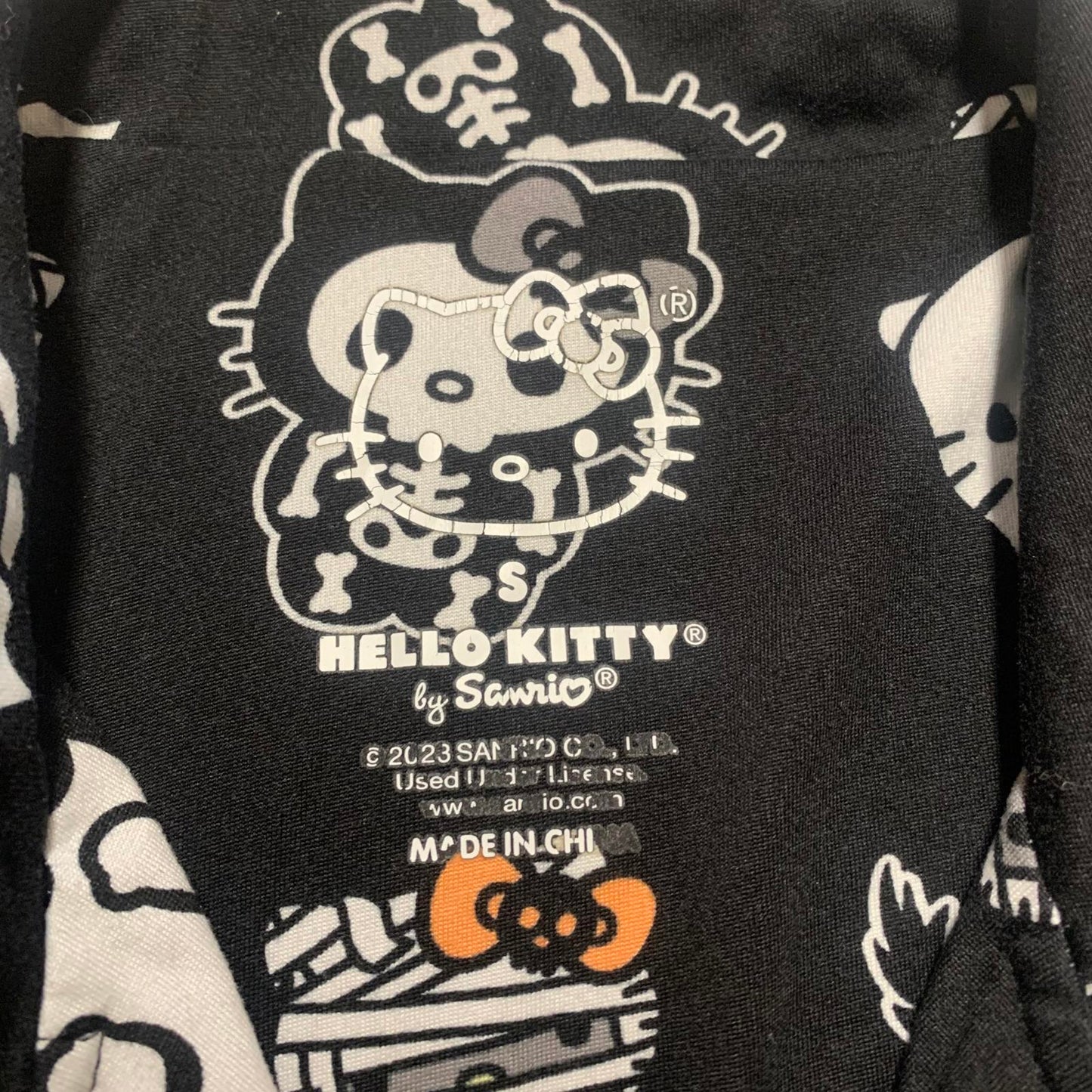 Hello Kitty Womens Size Small Black Sleepwear Top Halloween Short Sleeve Shirt