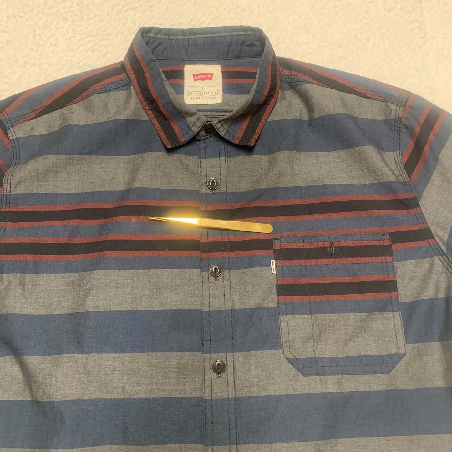 Levis Mens Size Large Blue Gray Striped Short Sleeve Shirt