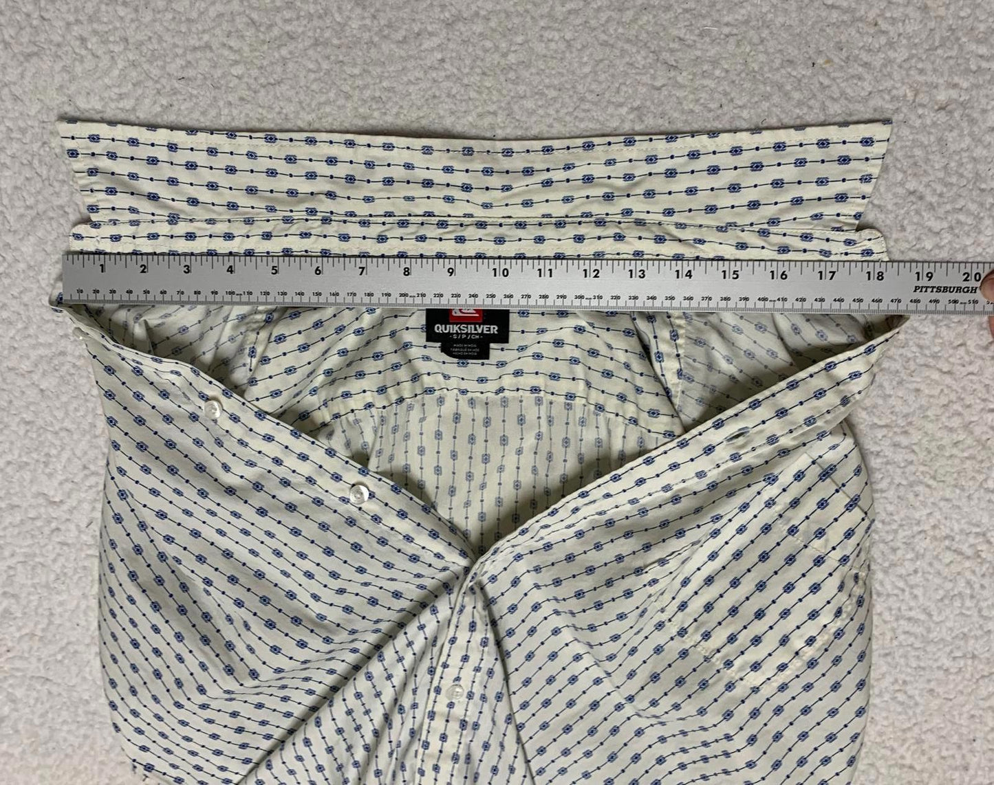 Quiksilver Men's Size Small Off-White Short Sleeve Shirt Casual Short