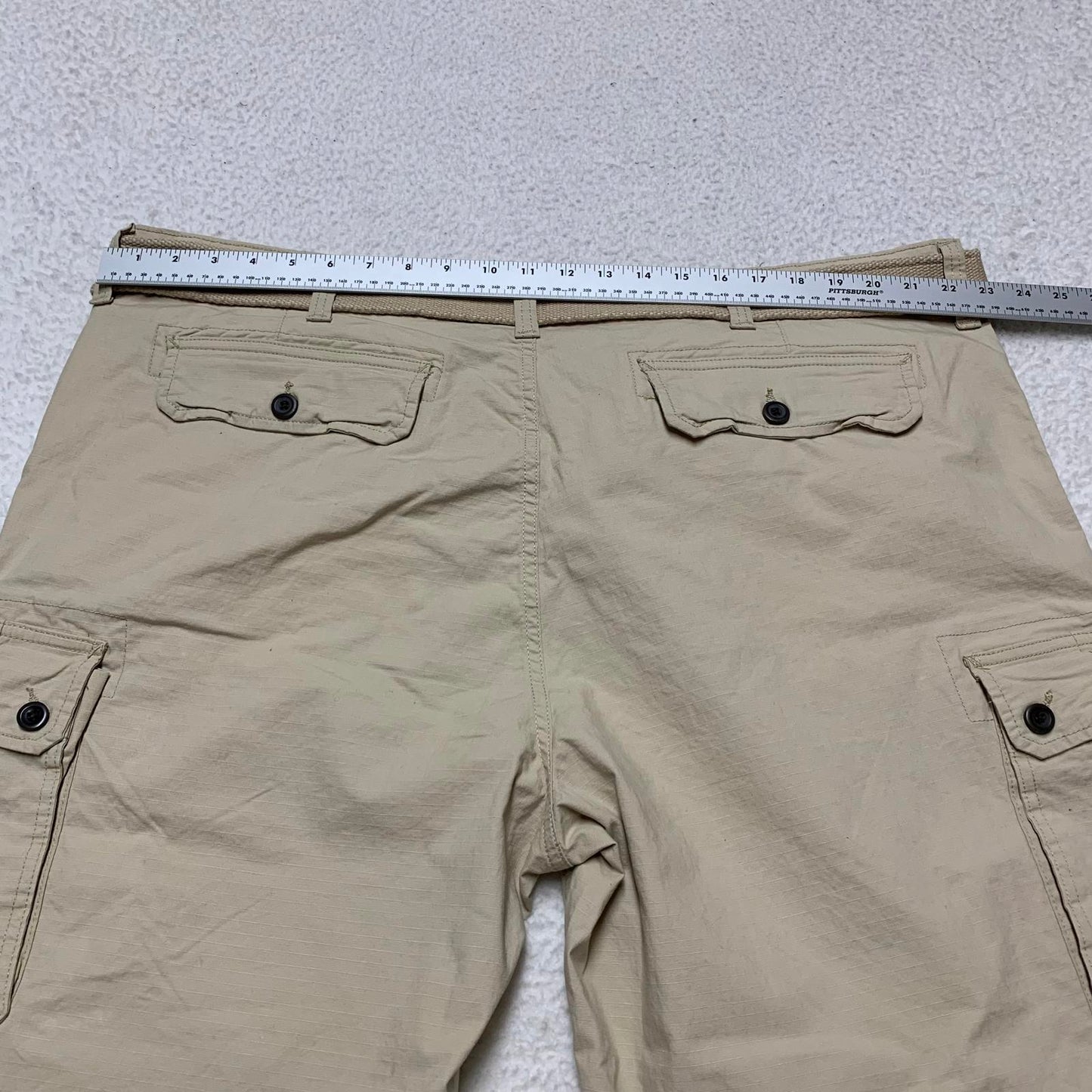 St. John's Bay Men's Sz 44 Beige Cargo Shorts with Belt W46 Classic