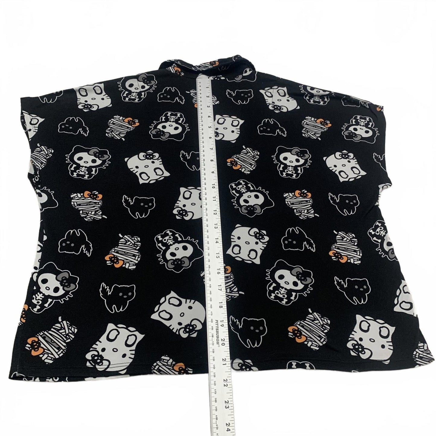 Hello Kitty Womens Size Small Black Sleepwear Top Halloween Short Sleeve Shirt