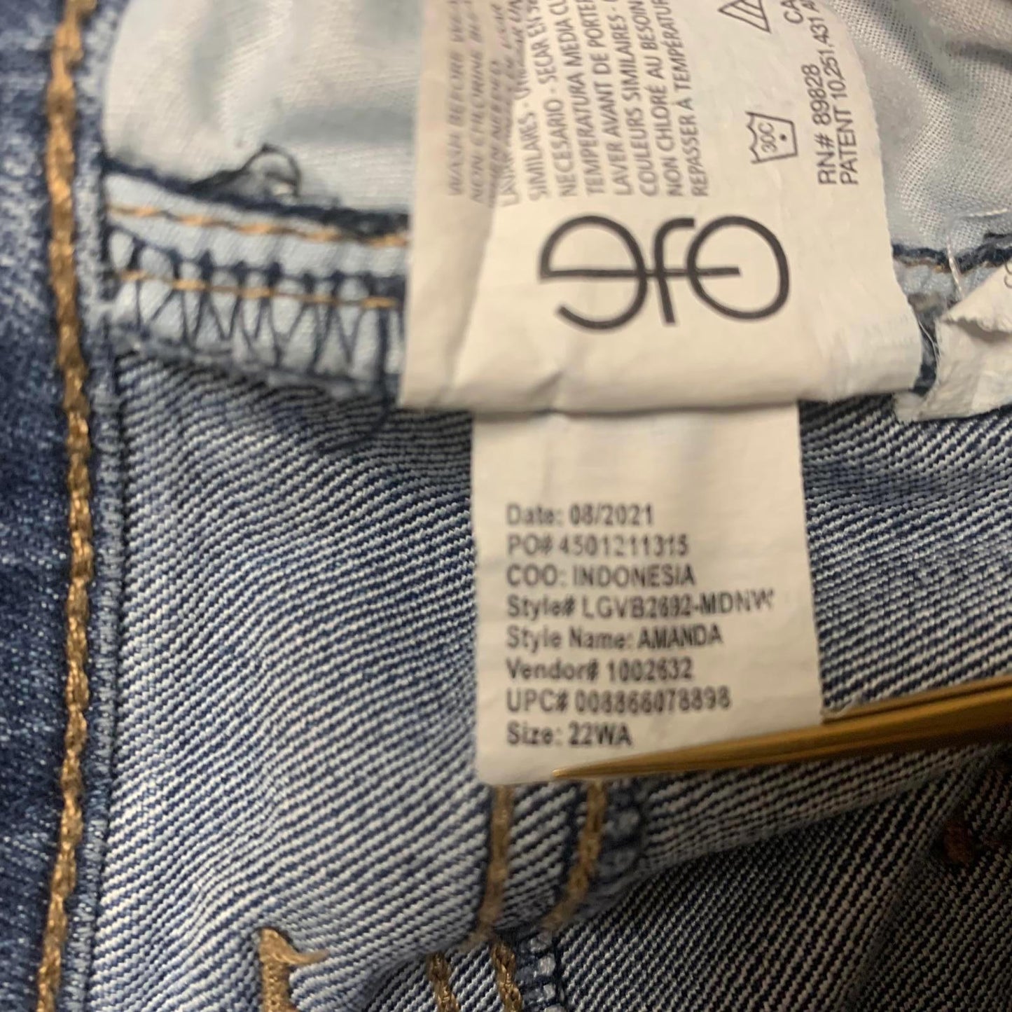 Gloria Vanderbilt Women's Sz 22 Wide Dark Blue Wide-Leg Jeans 43 x 29 Actual