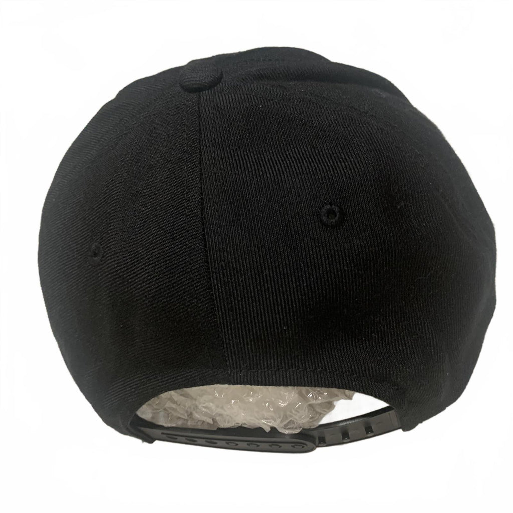 Gorra de béisbol clásica negra con cierre a presión y bordado naranja "Quiero Romi"