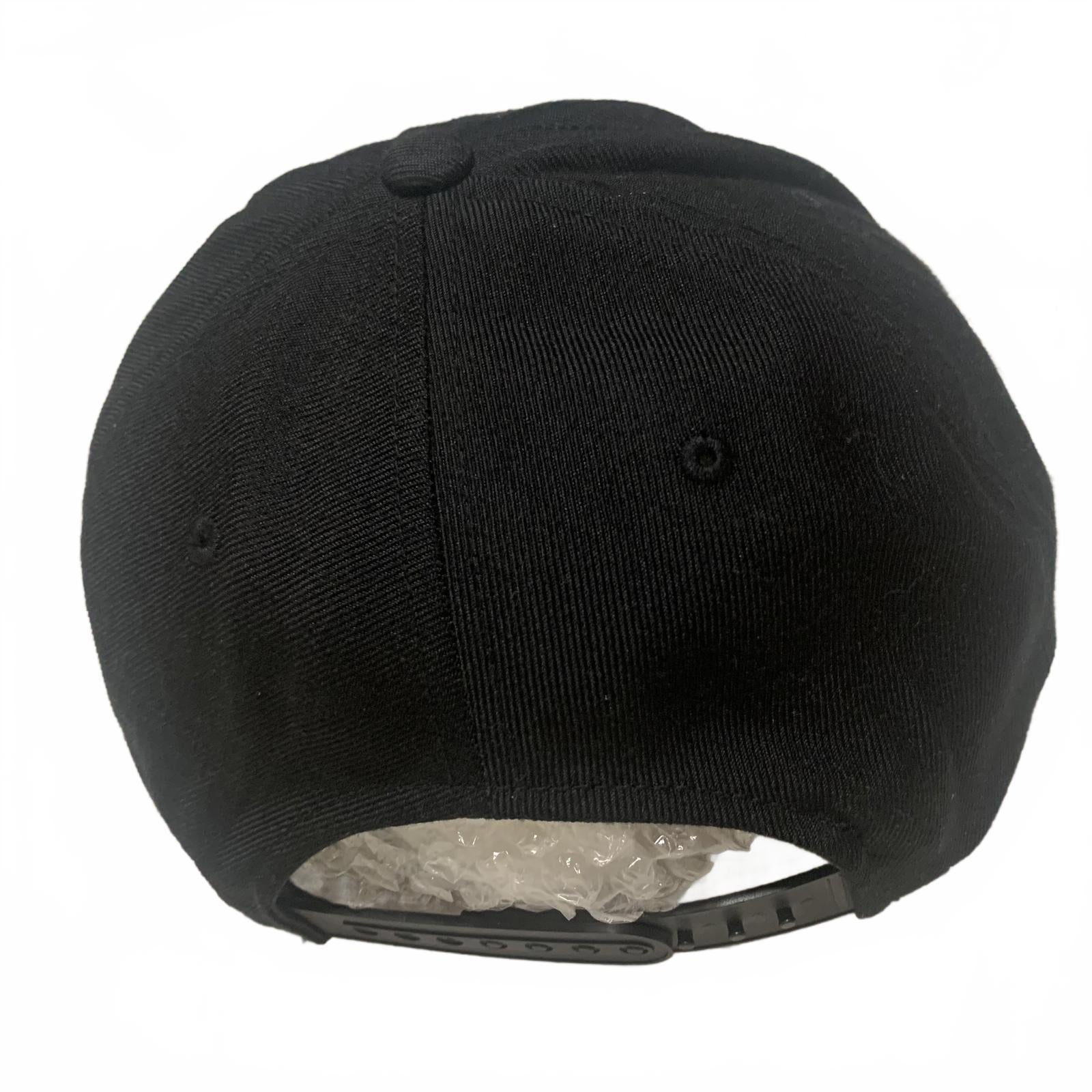 Gorra de béisbol clásica negra con cierre a presión y bordado naranja "Quiero Romi"