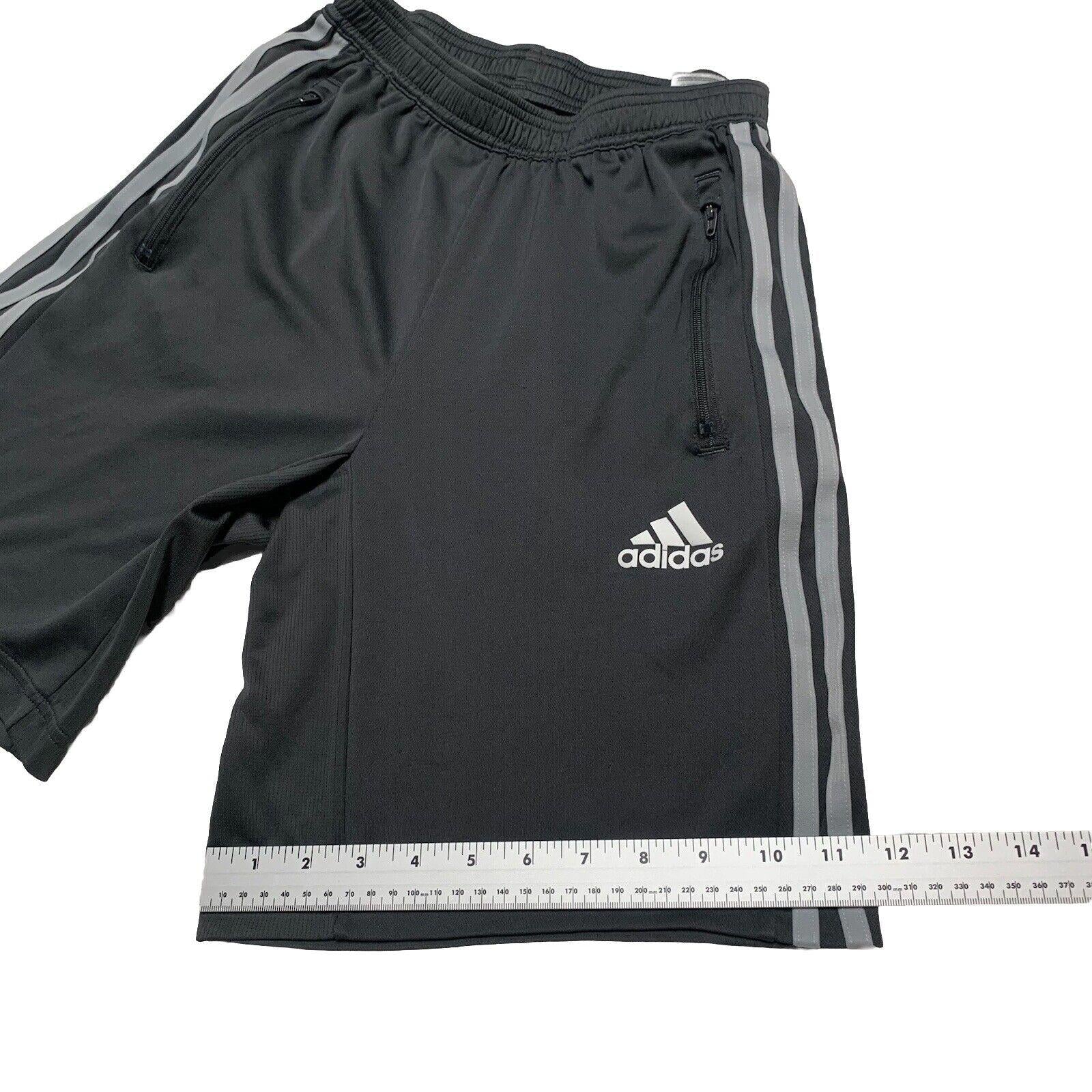 Pantalones cortos Adidas Primeblue talla S gris Designed 2 Move 3 rayas