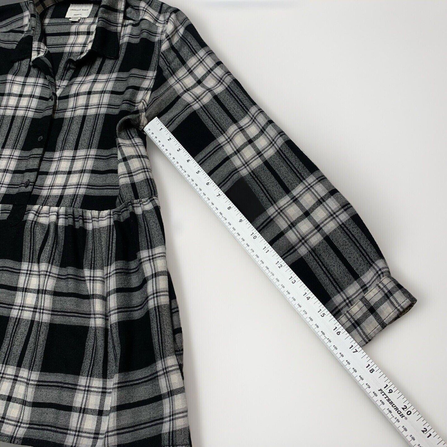American Eagle Plaid Flannel Tunic Size Small Black White Pin Tuck Jegging Fit M