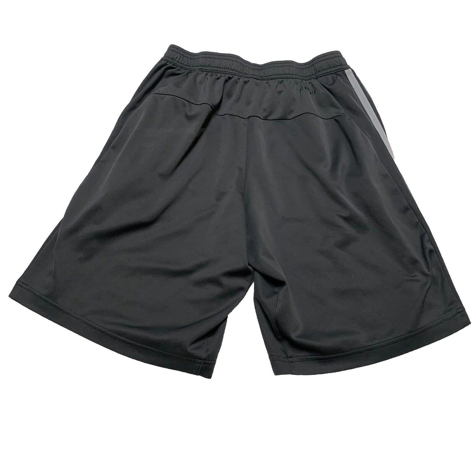 Pantalones cortos Adidas Primeblue talla S gris Designed 2 Move 3 rayas