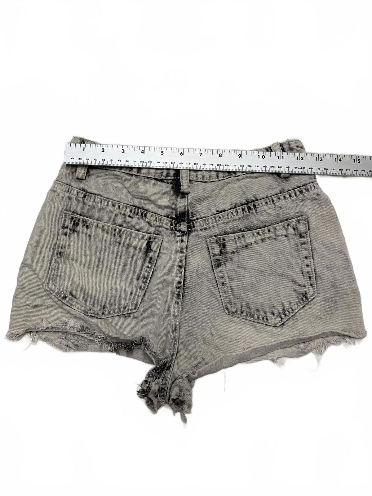 LE LIS Pantalones cortos vaqueros desgastados grises talla pequeña W25 de tiro medio con dobladillo deshilachado