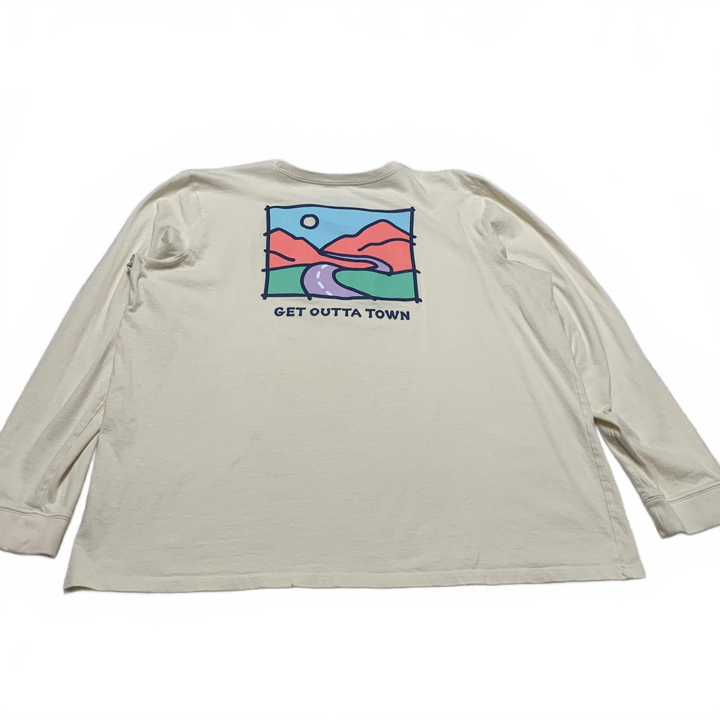 Camiseta XXL beige de manga larga "Life is Good" para mujer - Diseño "Get Outta Town"