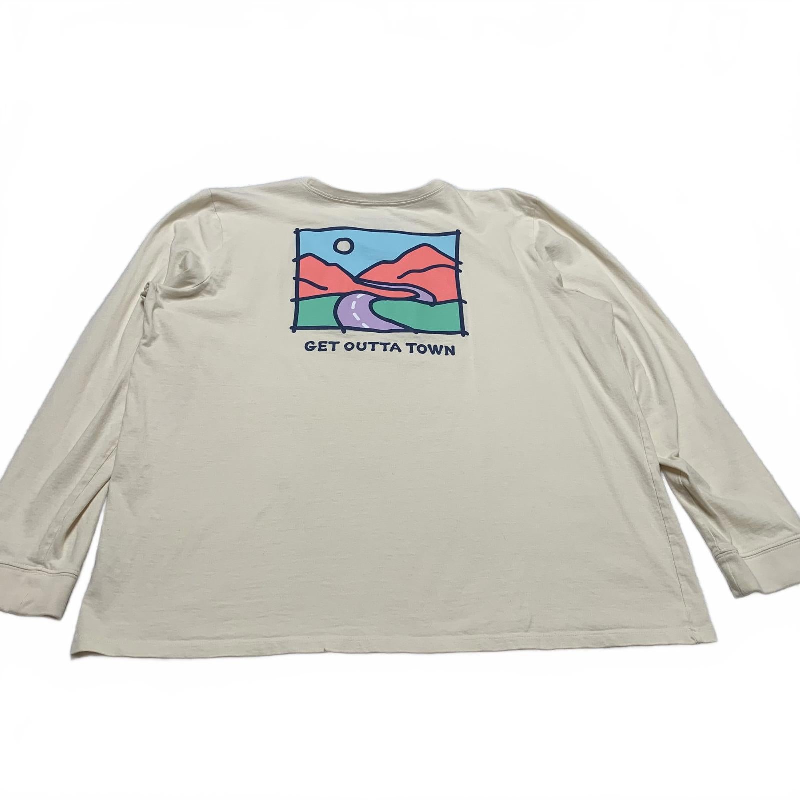 Camiseta XXL beige de manga larga "Life is Good" para mujer - Diseño "Get Outta Town"