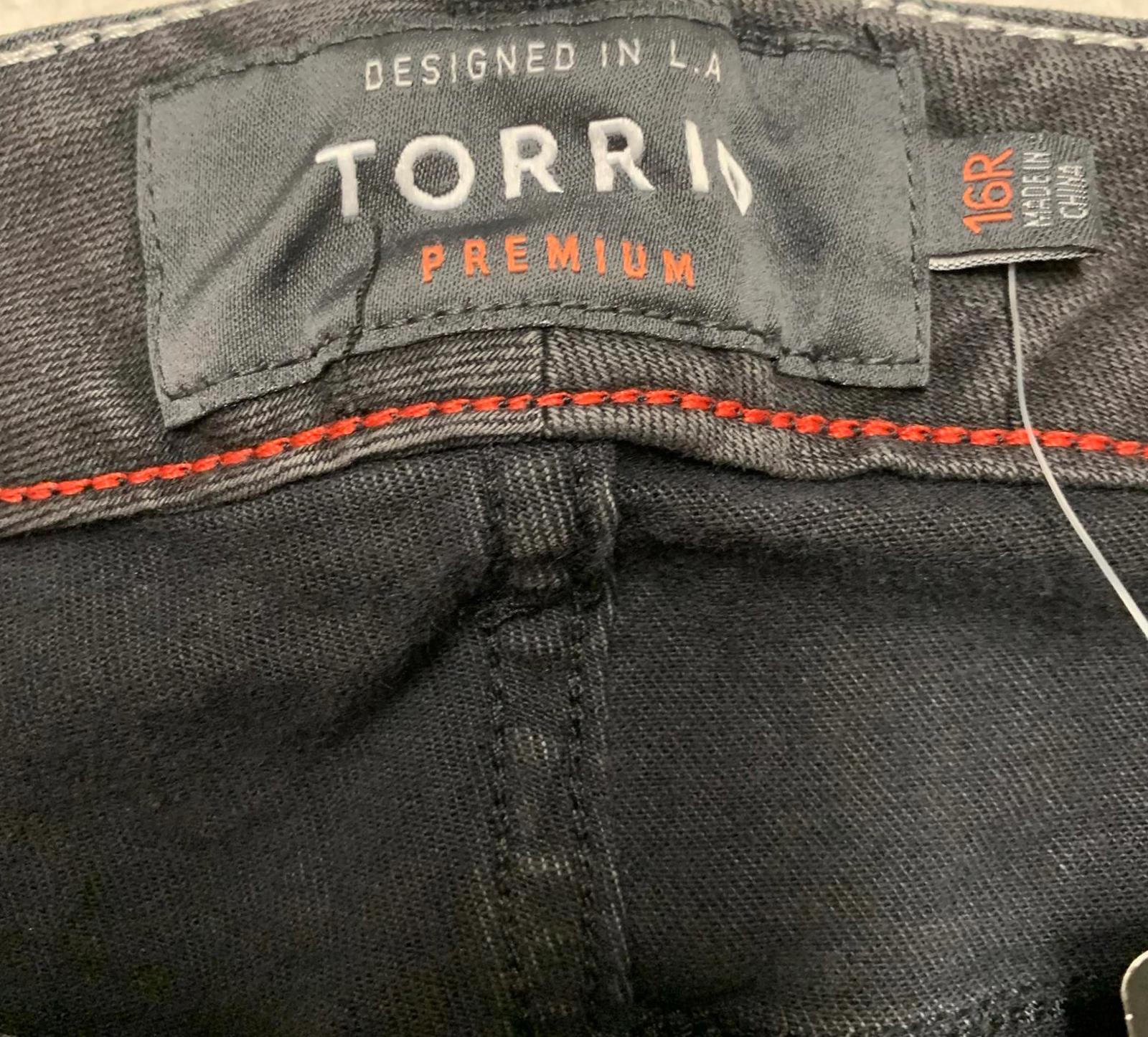 Vaqueros boyfriend con bordado floral negro Torrid Premium para mujer, talla 16R