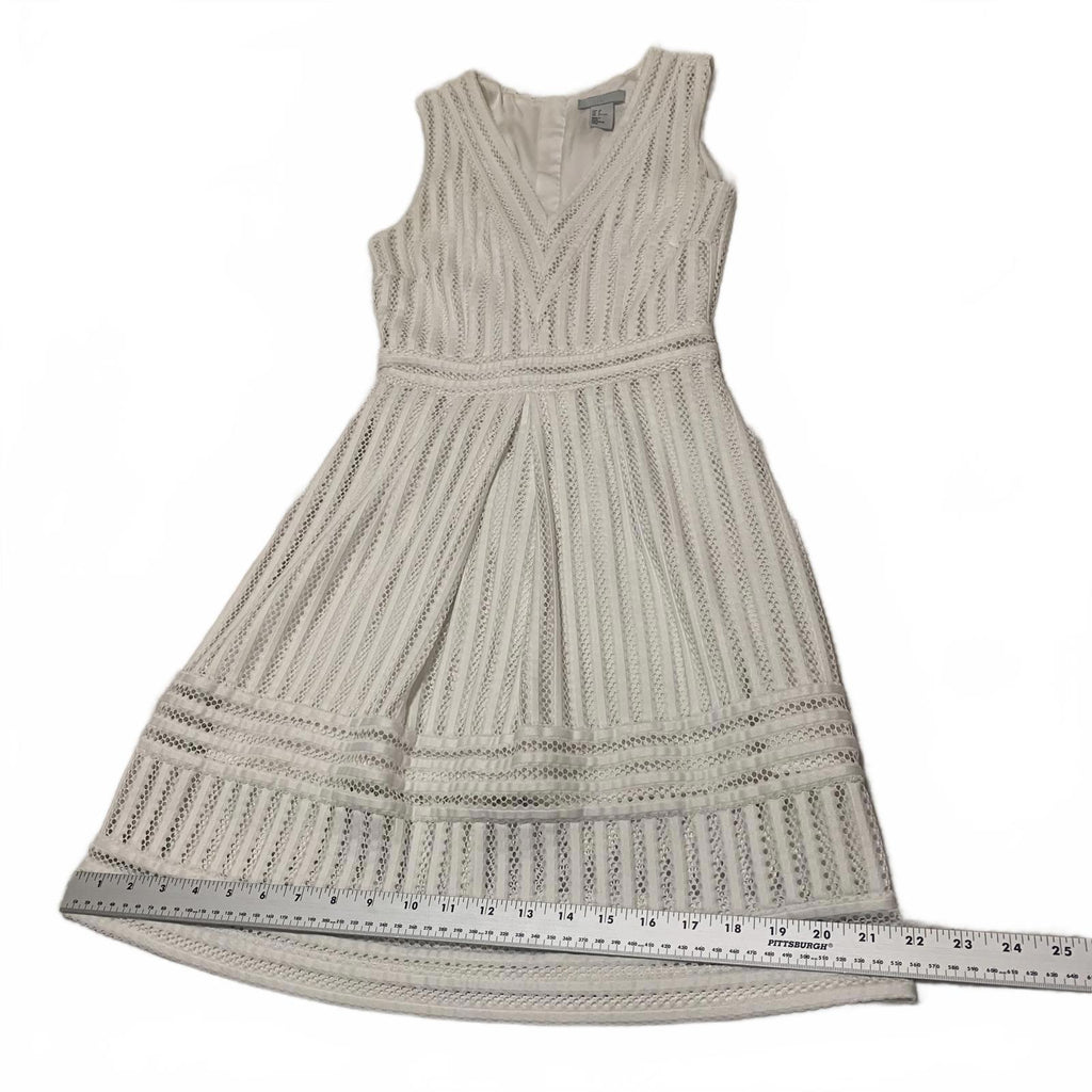 Vestido blanco sin mangas con escote en V y largo hasta la rodilla con estampado texturizado de H&amp;M para mujer, talla 2