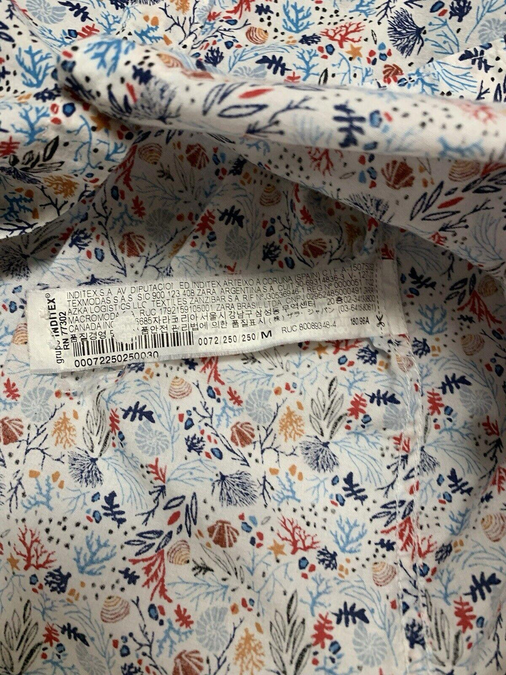 Camisa informal de manga corta y corte entallado con botones de Zara, talla M, estampado de conchas marinas