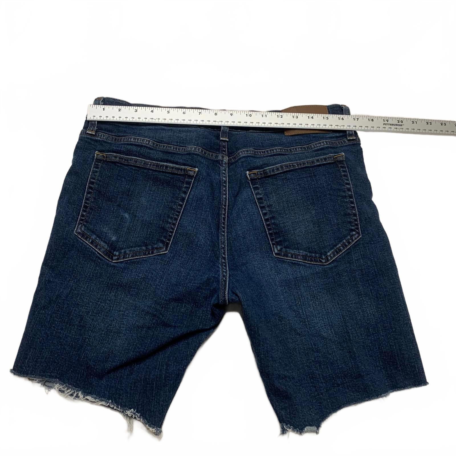 Pantalones cortos de mezclilla azul oscuro J Crew Mercantile para hombre, talla 34 x 32 L