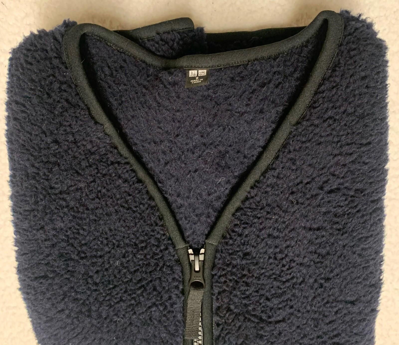 Chaleco pequeño azul marino UNIQLO para mujer, chaqueta de forro polar con cuello en V y cremallera completa, de imitación sherpa