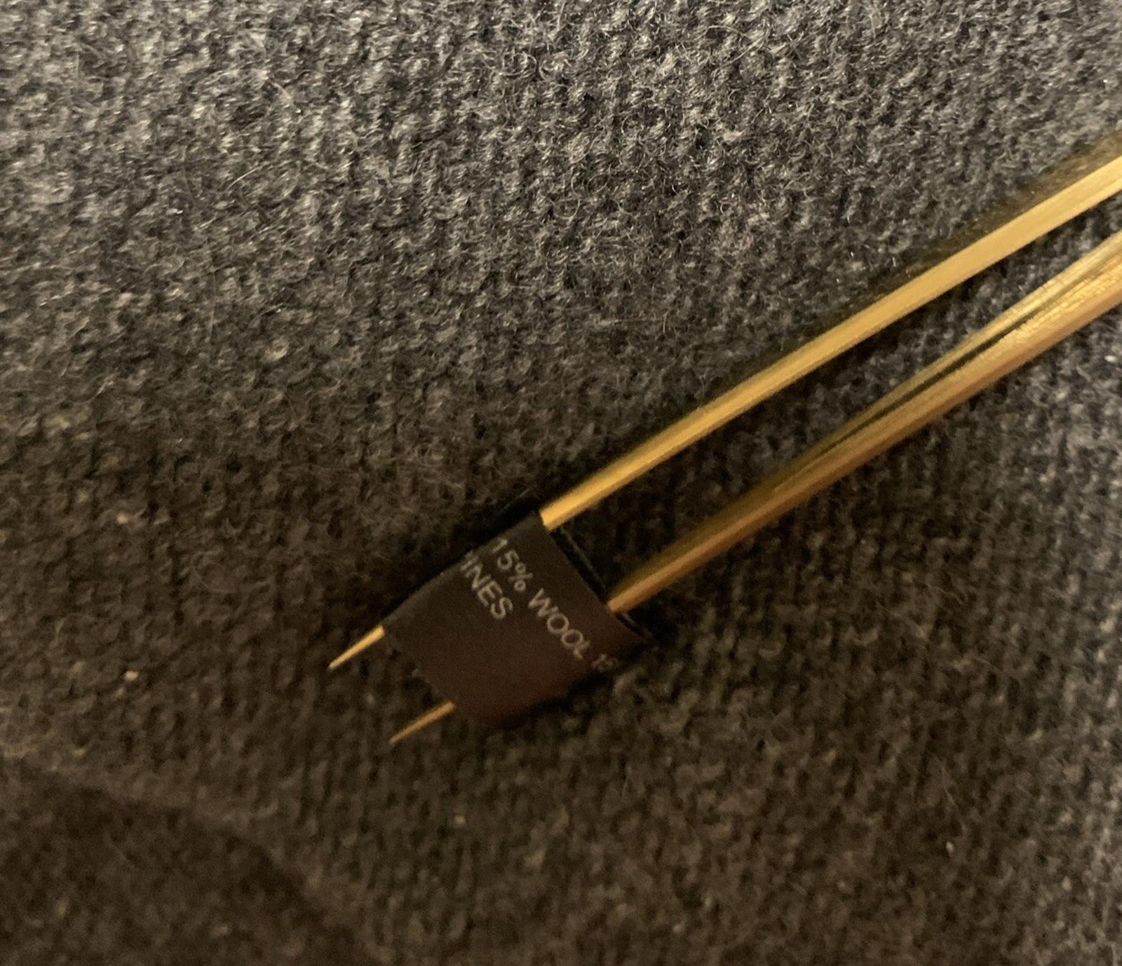 Bufanda de tubo infinita de lana de cachemira con pedrería, color gris, talla única, para mujer de Neiman Marcus