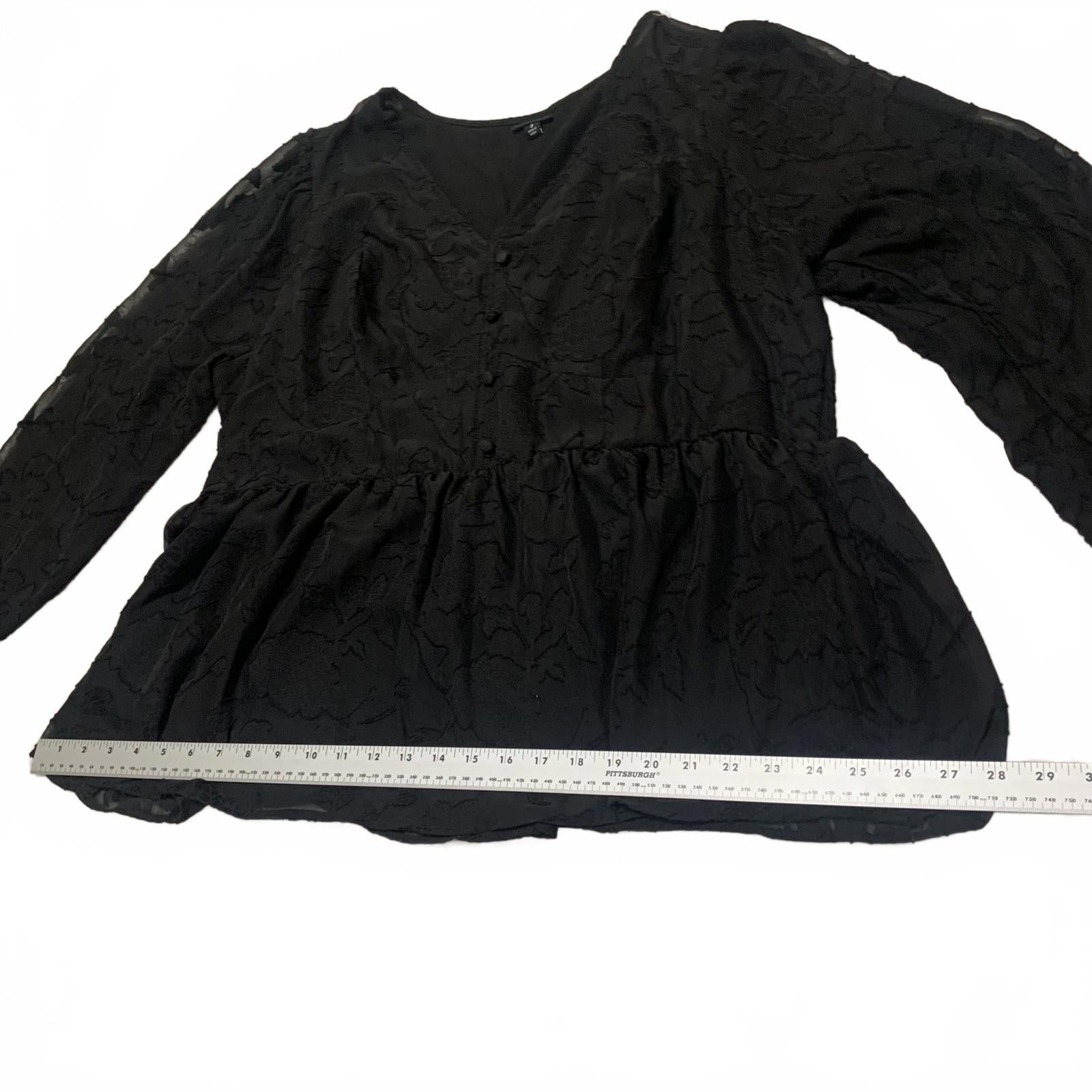 Blusa peplum de manga larga negra Torrid para mujer, talla 3, con estampado floral texturizado