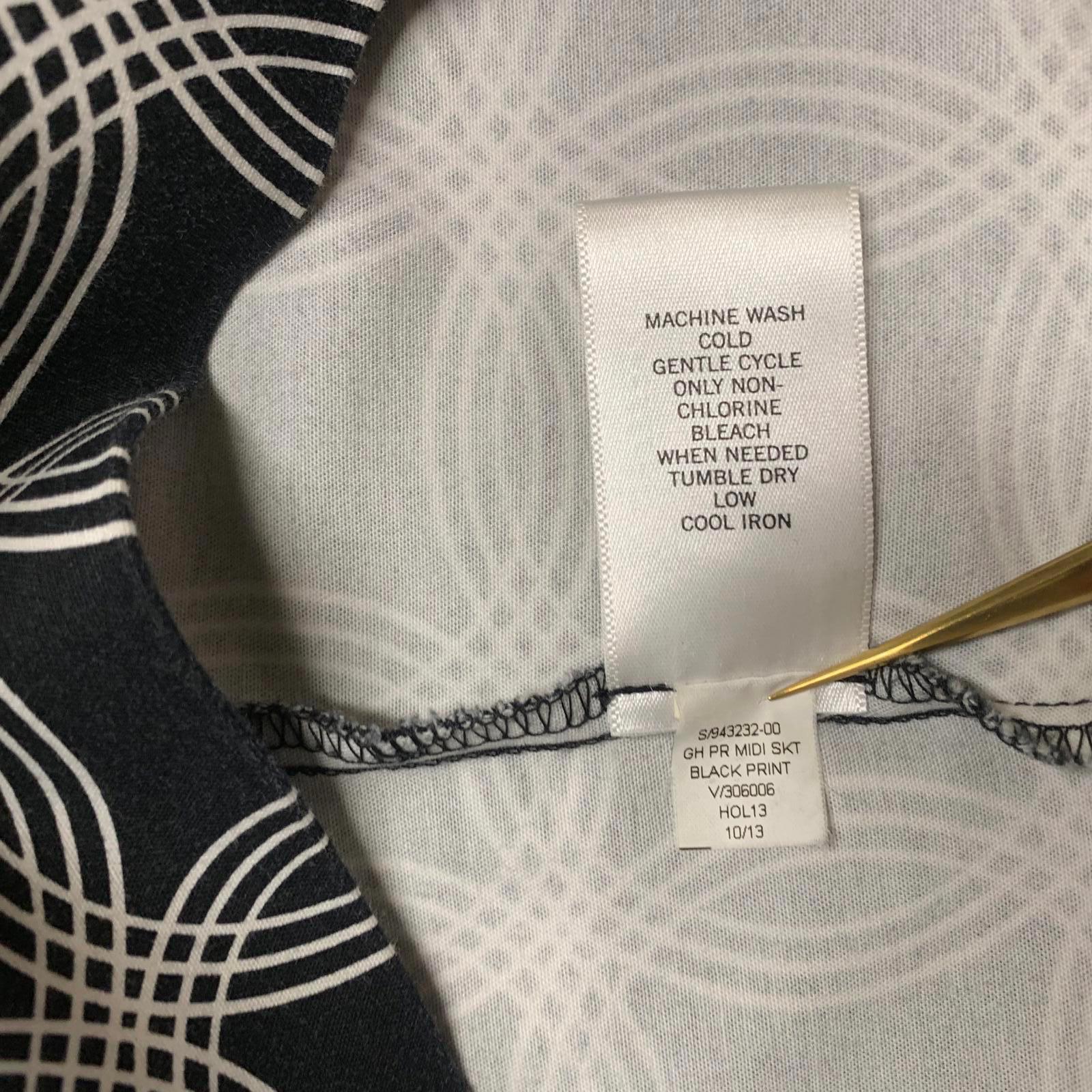 Minifalda Banana Republic con estampado geométrico en blanco y negro para mujer, talla 0, W26