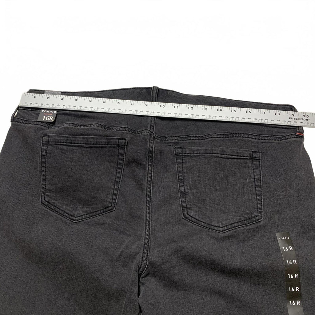 Vaqueros boyfriend con bordado floral negro Torrid Premium para mujer, talla 16R