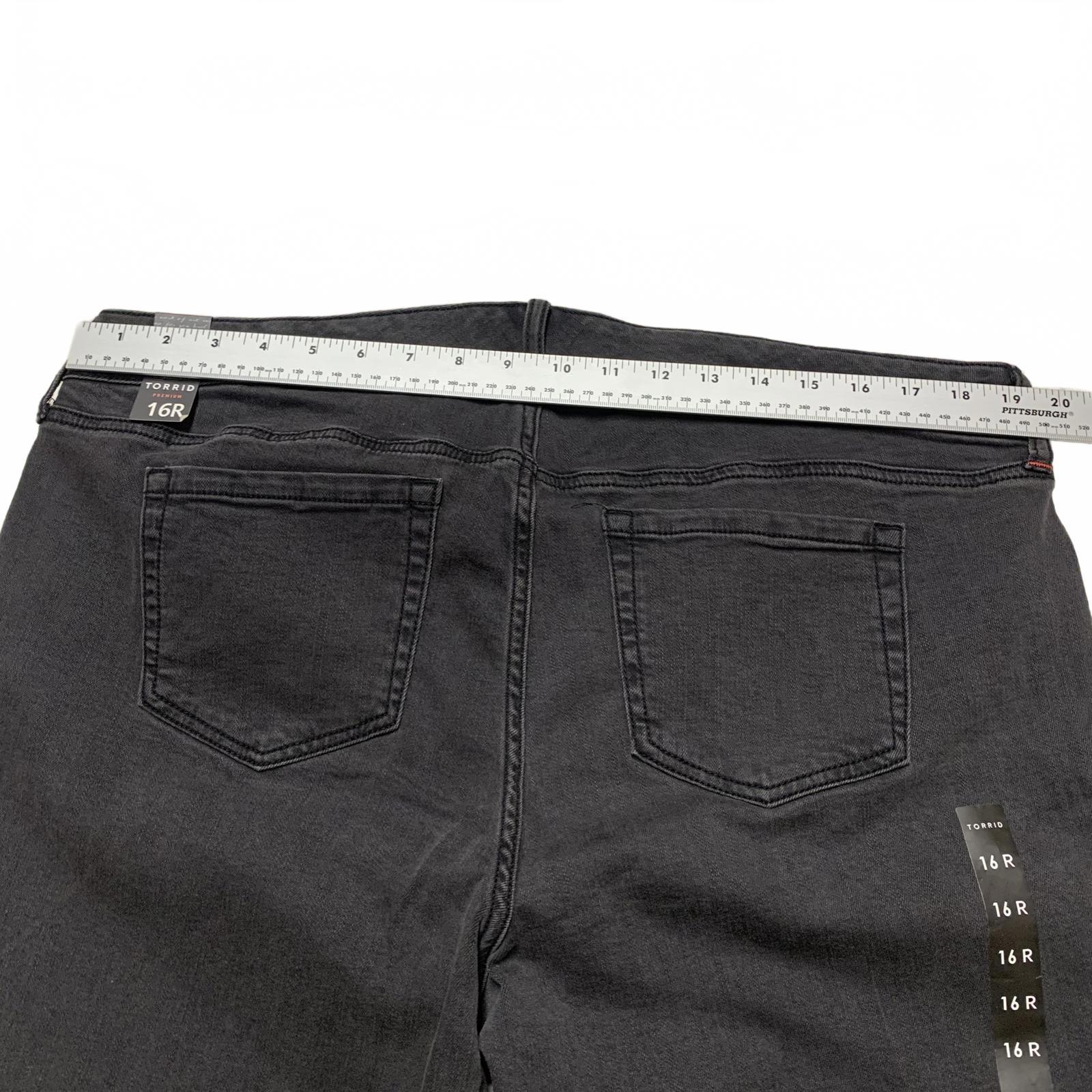 Vaqueros boyfriend con bordado floral negro Torrid Premium para mujer, talla 16R