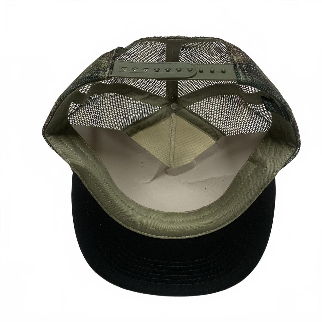 Gorra de camionero DISTRICT Street Team Studios para hombre, color verde camuflaje