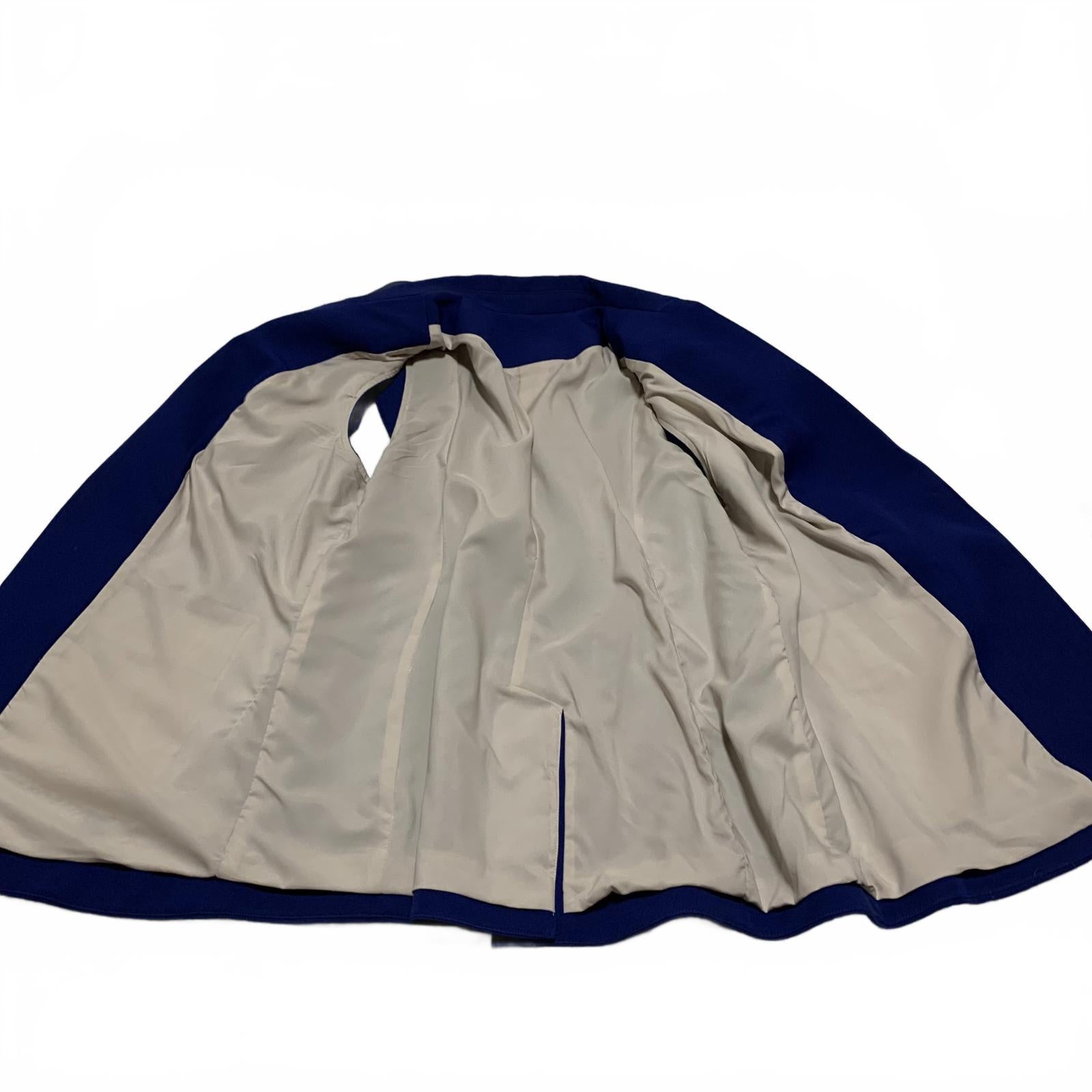 Chaqueta blazer azul rey forrada sin mangas para mujer