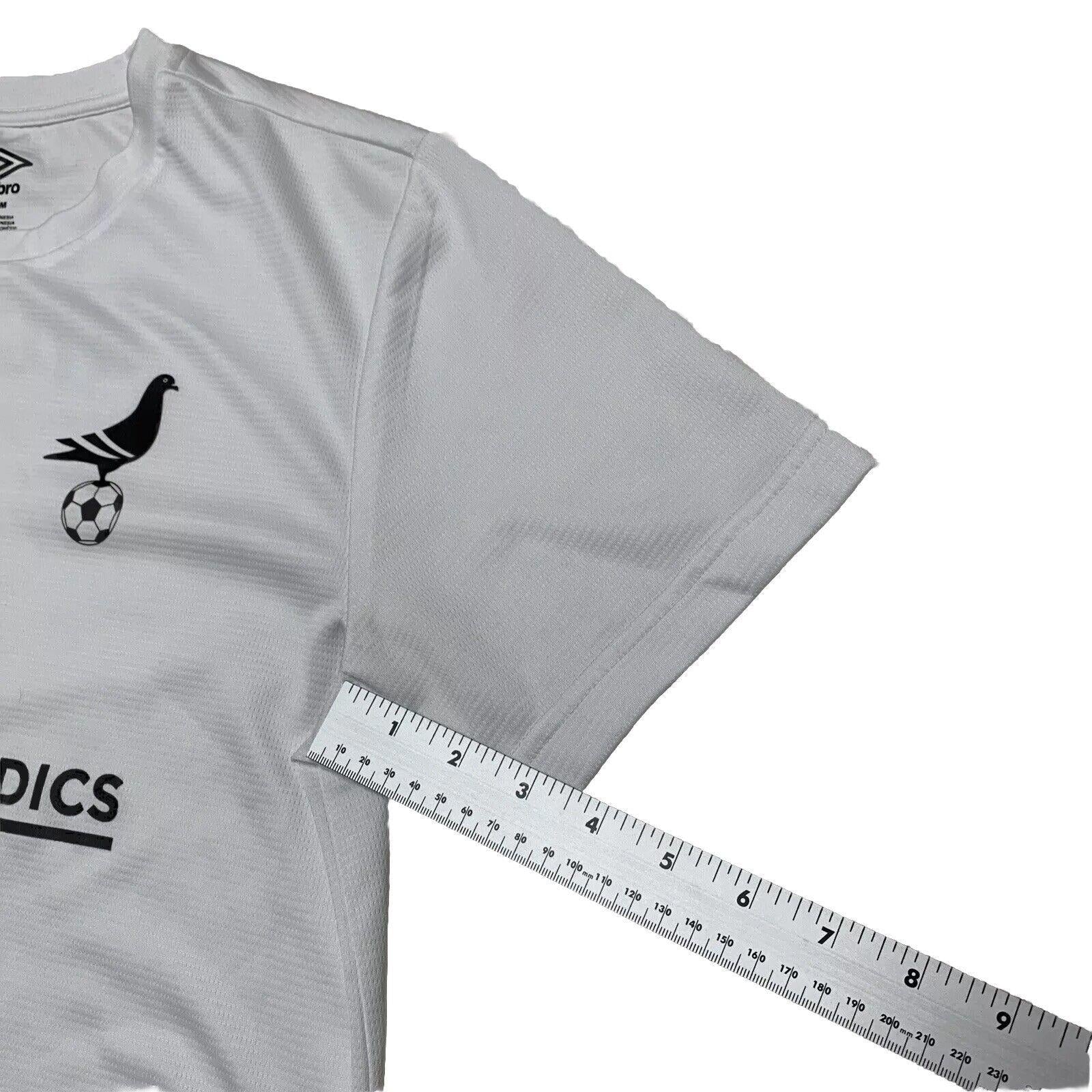 Camiseta de fútbol Umbro NYC Footy para hombre, talla mediana, color blanco, poliéster, ropa deportiva