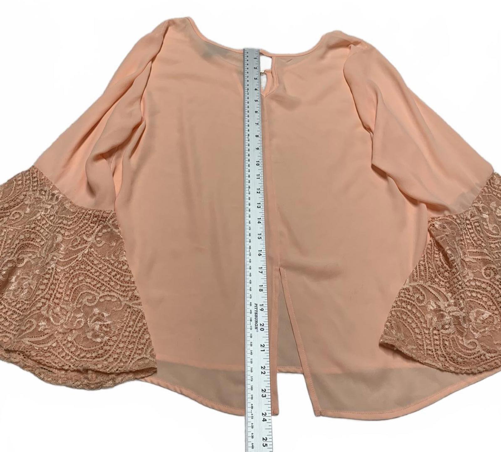 Blusa Thalia Sodi Forever 21 para mujer, talla grande, color melocotón, con mangas de encaje acampanadas