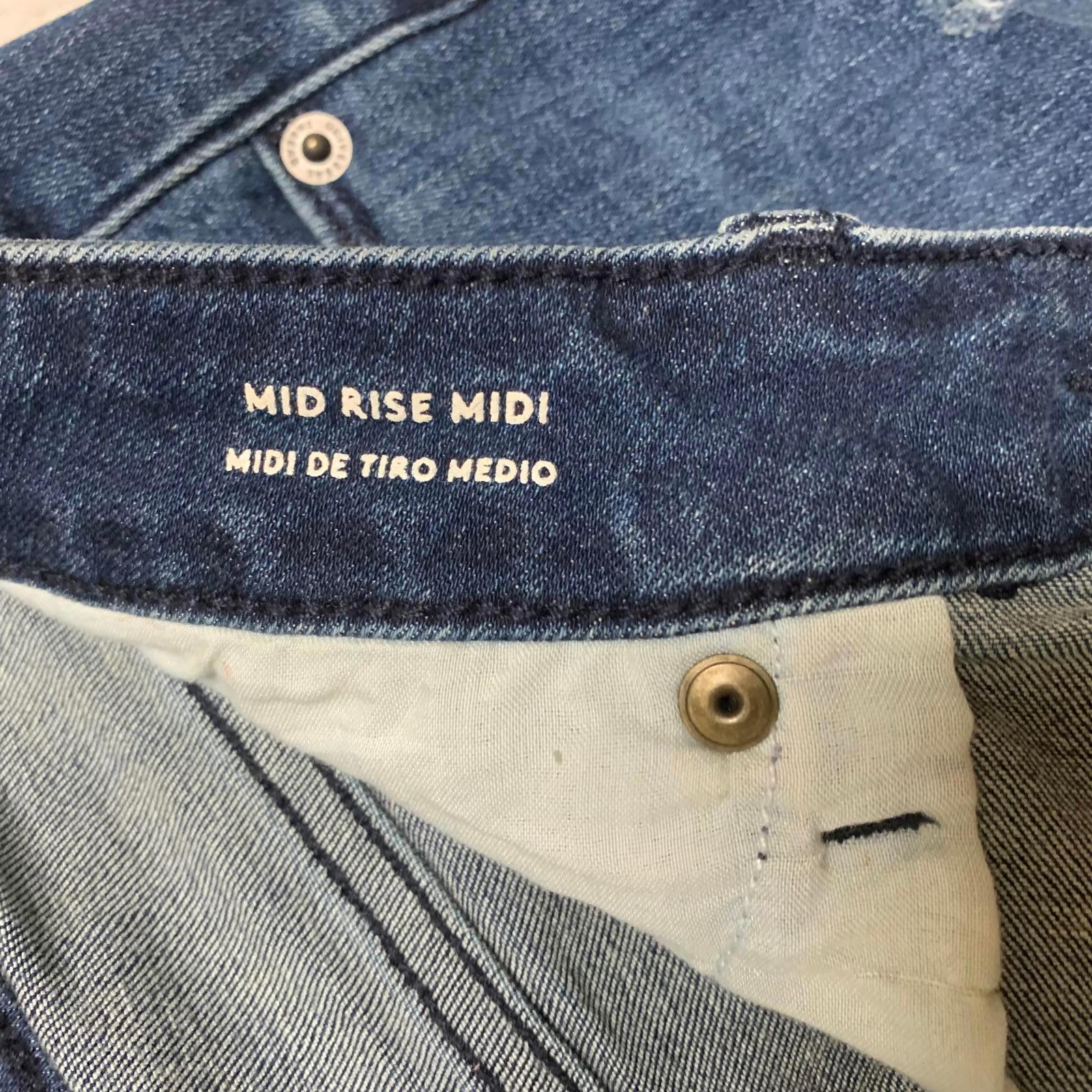 Pantalones cortos vaqueros de tiro medio azules de Universal Thread para mujer, talla 10