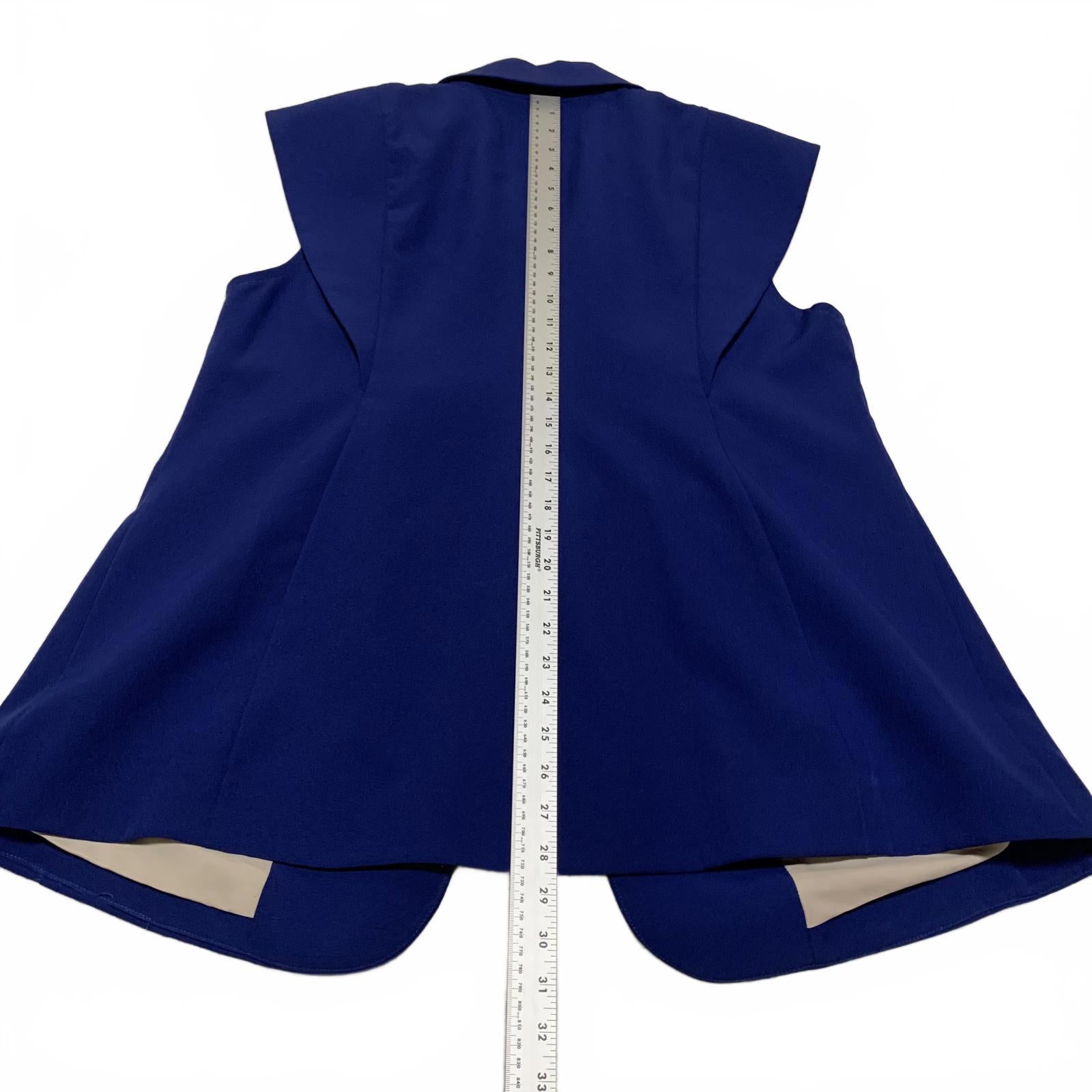 Chaqueta blazer azul rey forrada sin mangas para mujer