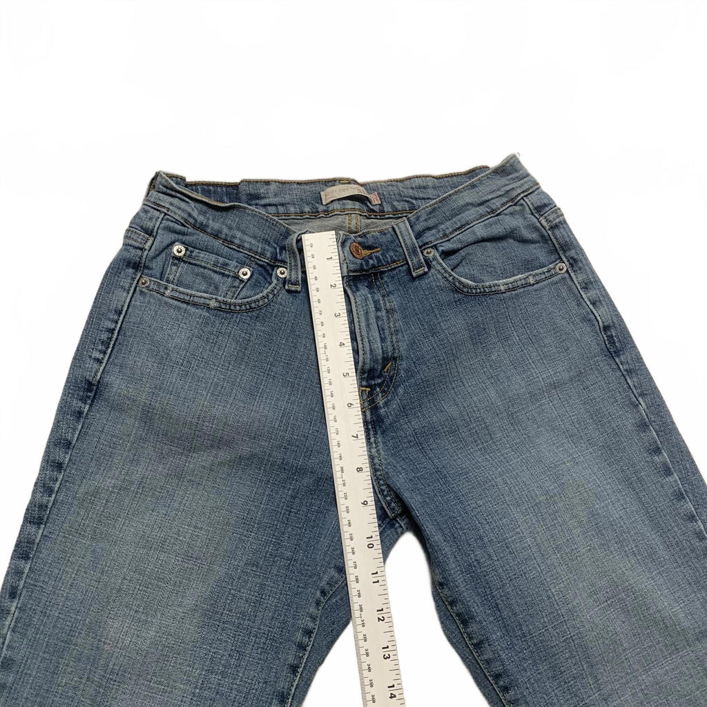 Jeans Levi's 515 Boot Cut para mujer, talla 6 L, corte de dobladillo, 25 pulgadas, azul, ancho 28 x 25 pulgadas (tamaño real)