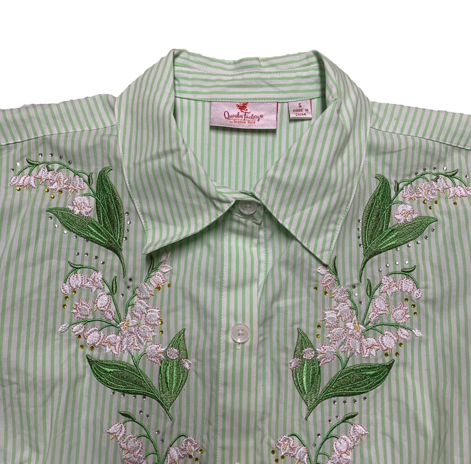 Camisa de botones a rayas verdes con bordado floral para mujer, talla S de Quacker Factory